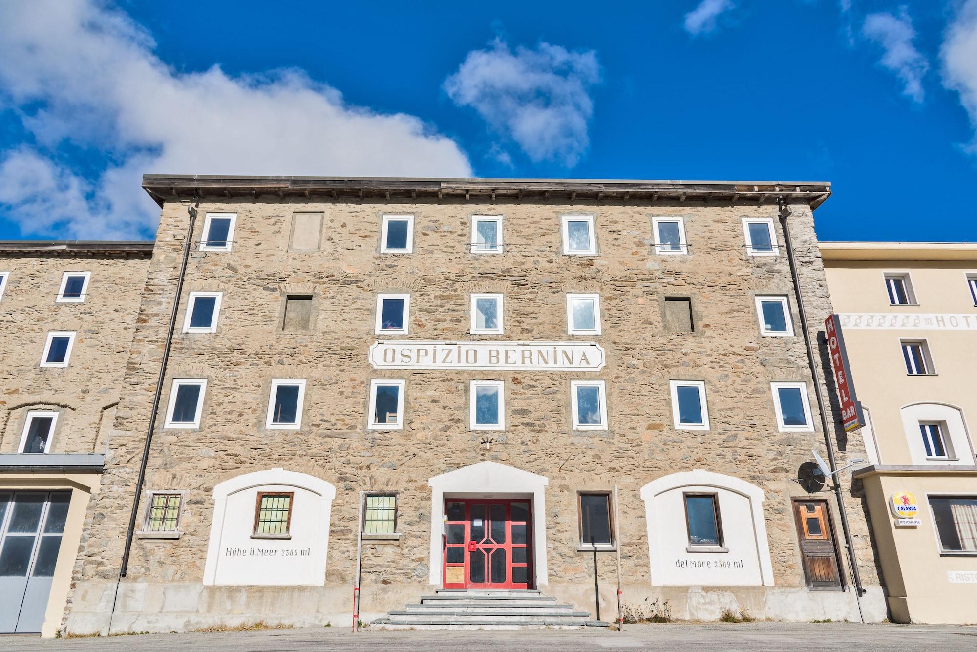 Vista Exterior Hotel Bernina Hospiz - Hostel