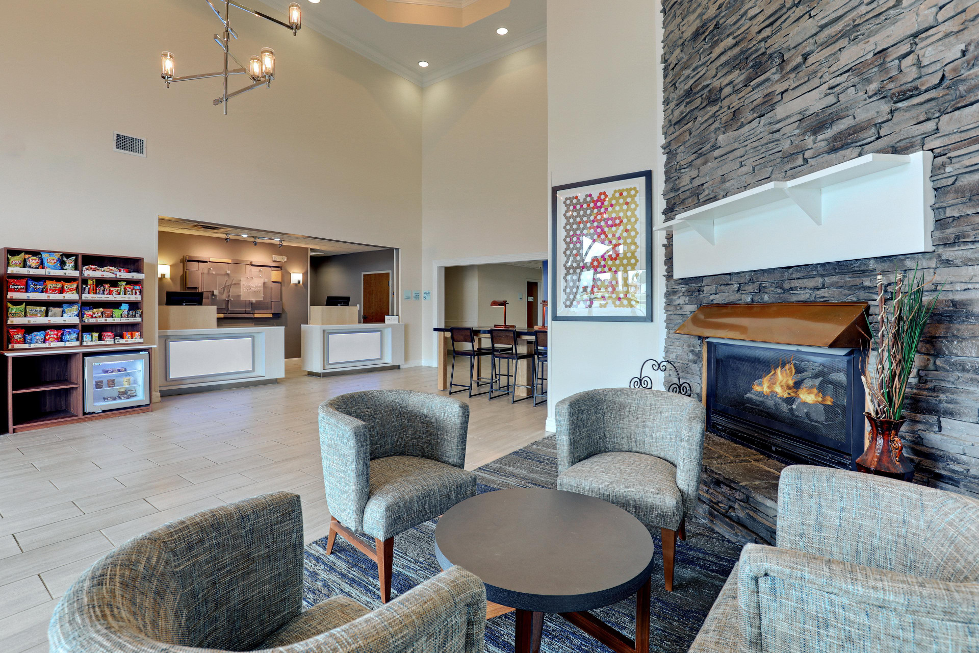 Vista Lobby Holiday Inn Express Campbellsville by IHG