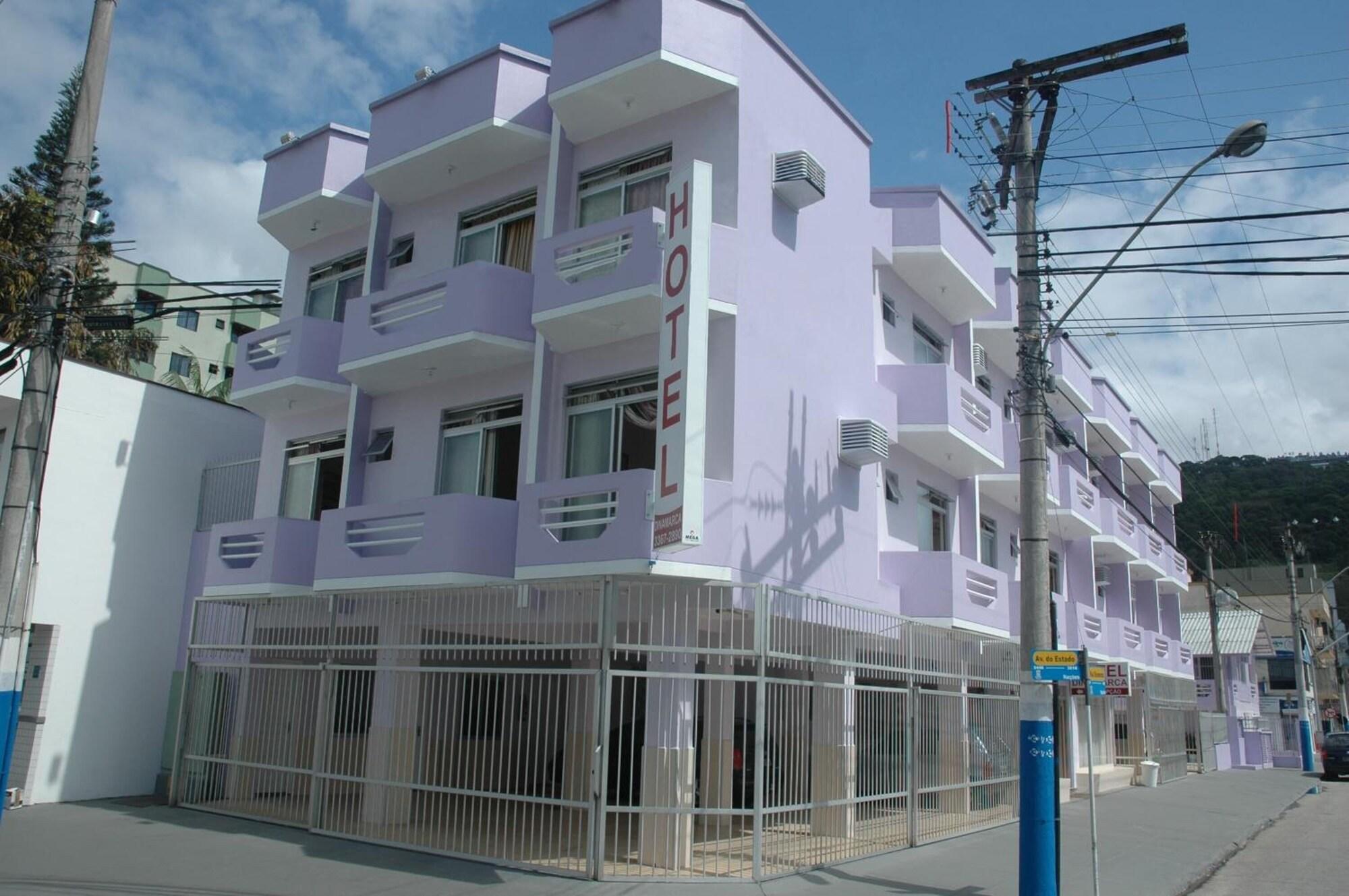 Vista da fachada Hotel Dinamarca