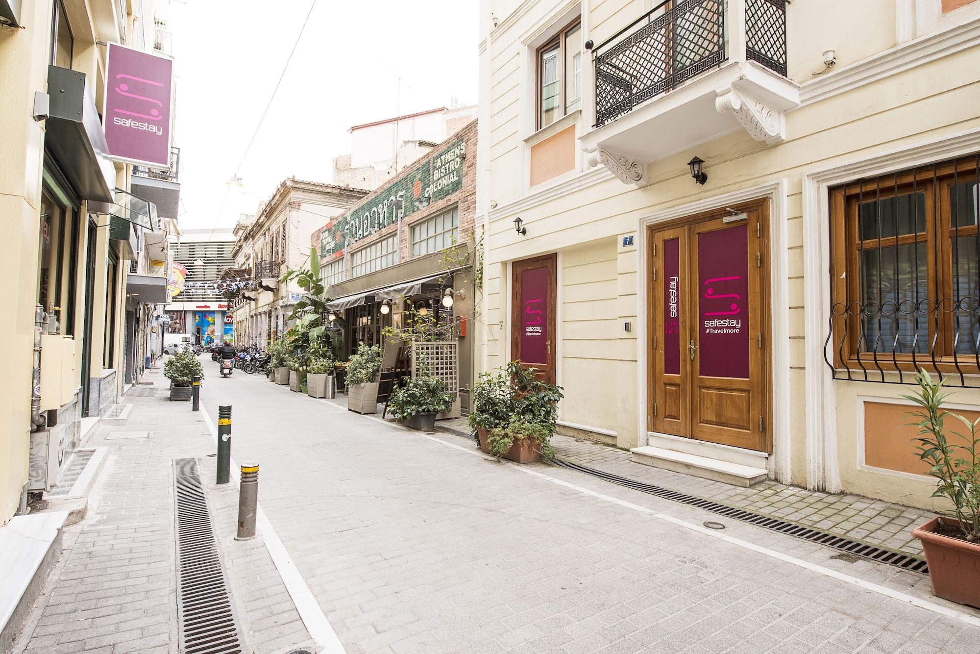 Vista Exterior Safestay Athens Monastiraki