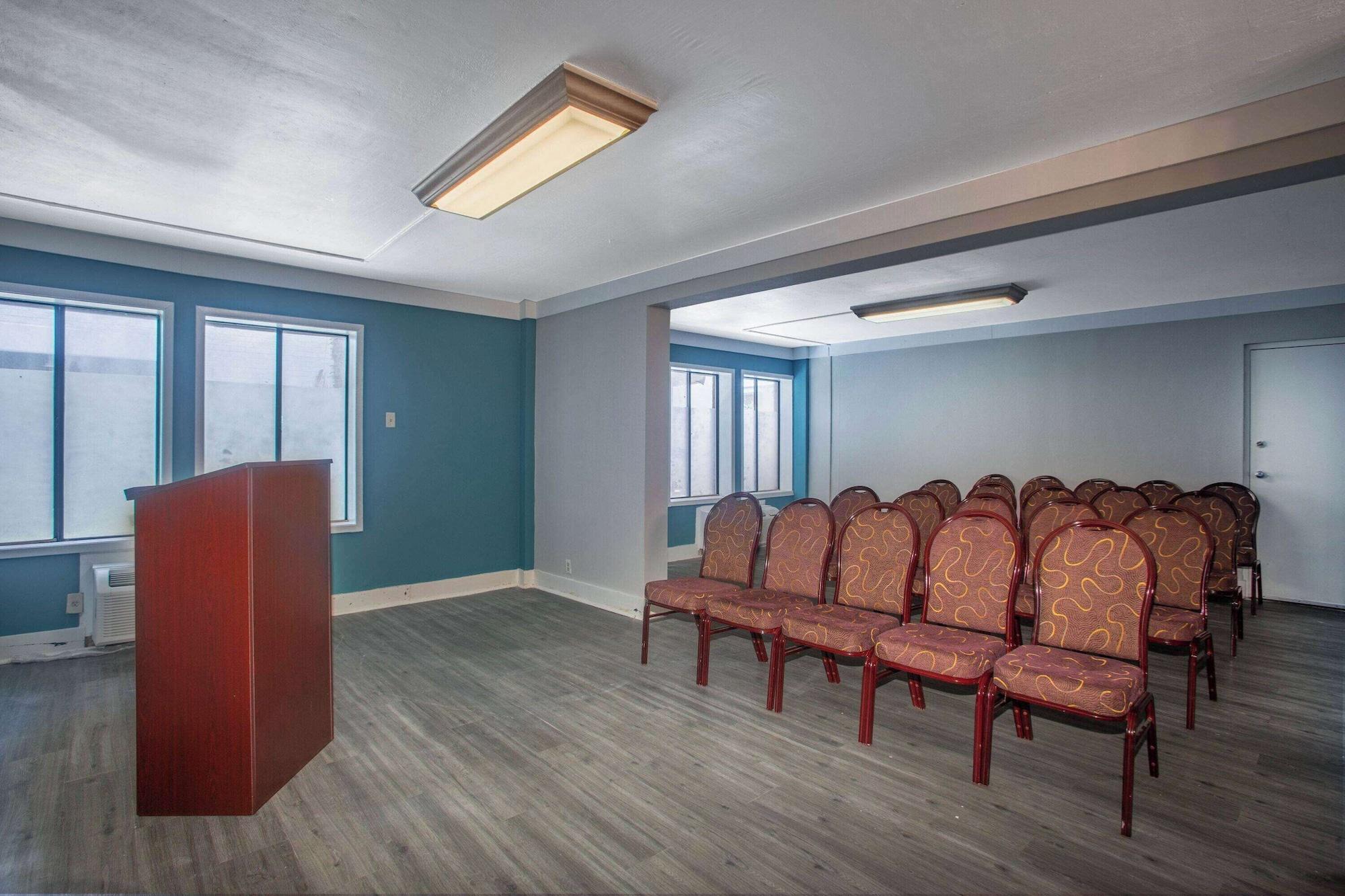 Sala de Reuniones Days Inn by Wyndham Mobile I-65