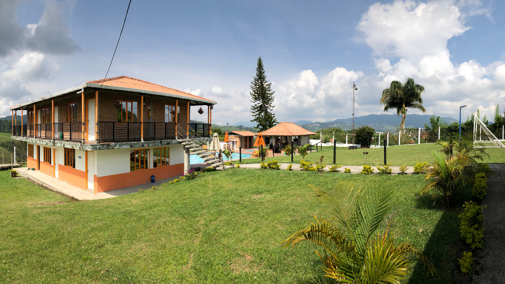Vista Exterior La Fragata Src