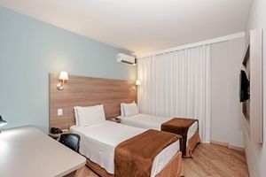 Hospedagens - SLIM Curitiba Alto da XV