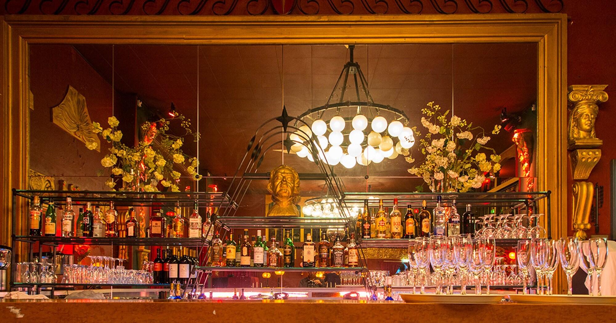 Bar/Salón Ballhaus Berlin Hostel