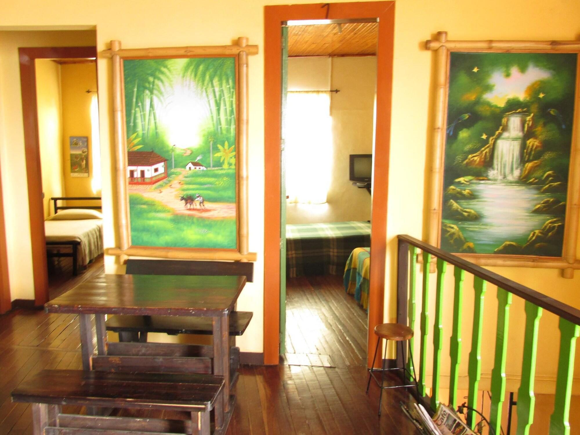 Comodidades del Alojamiento La Gran Via Hostal