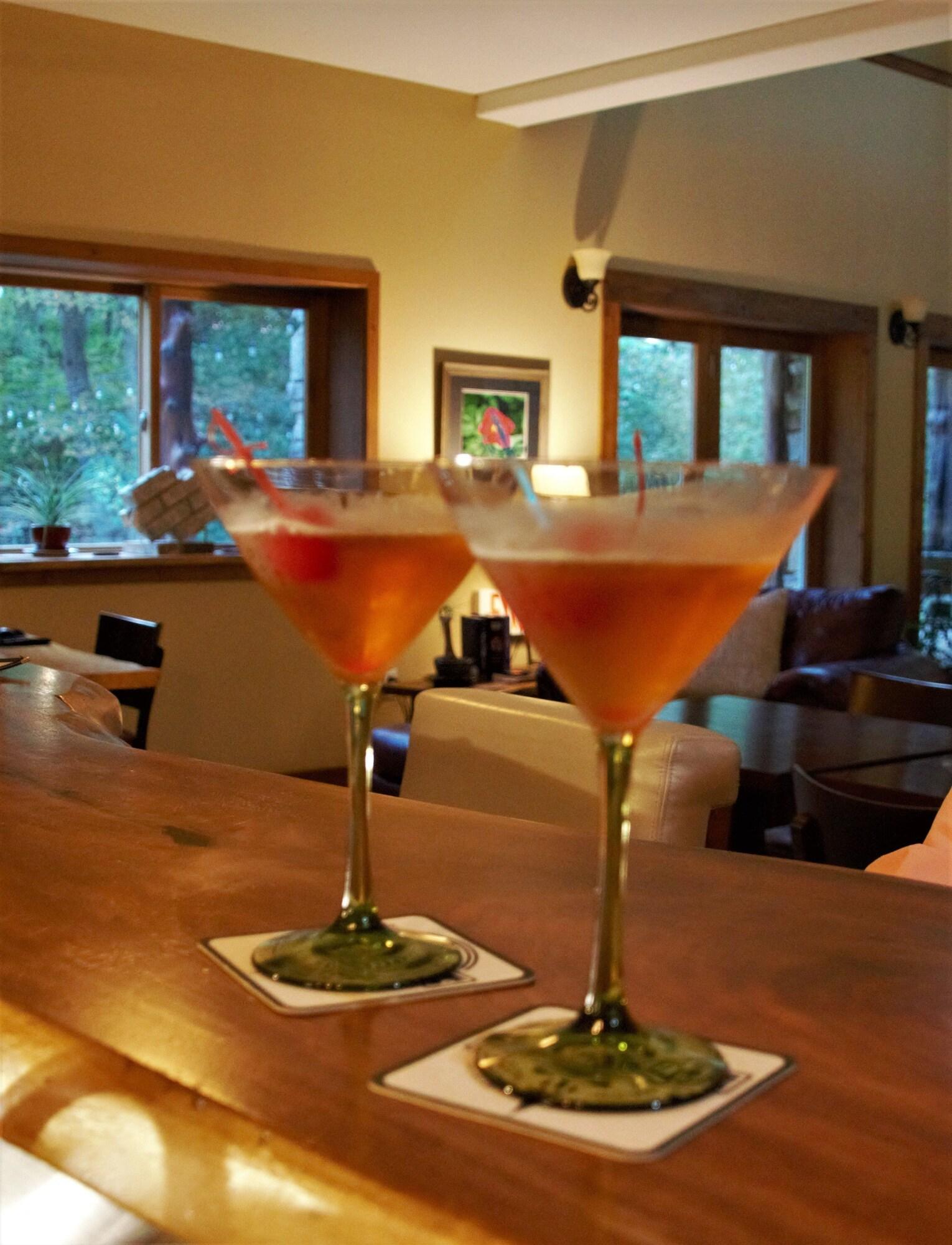 Bar/Salón Makanda Inn