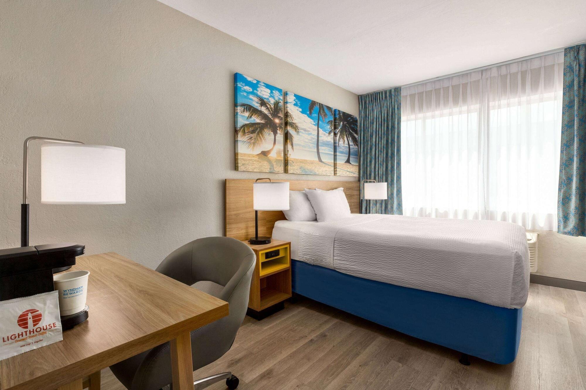 Habitación Days Inn by Wyndham Miami Airport North