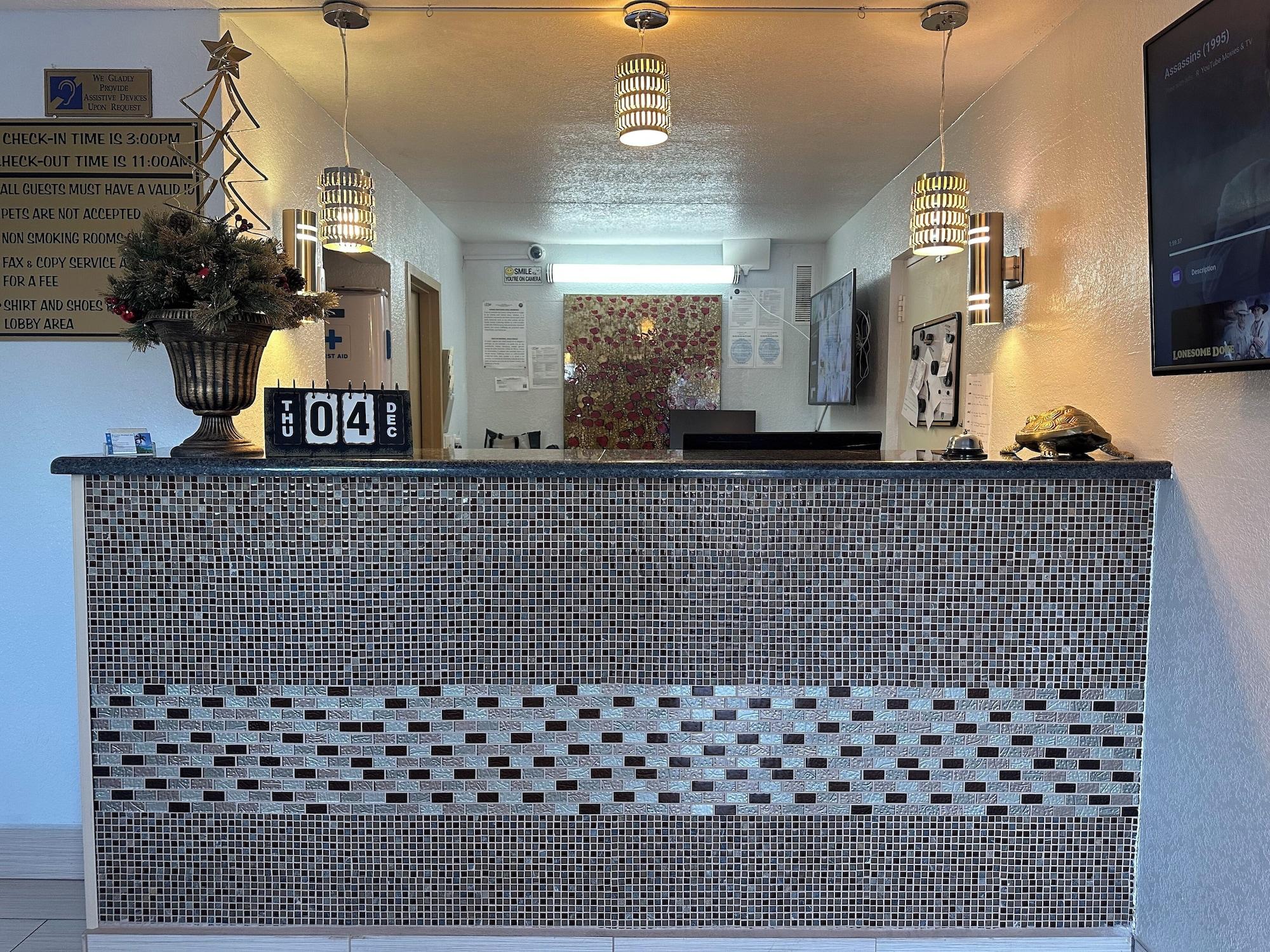 Vista Lobby Riverview Inn