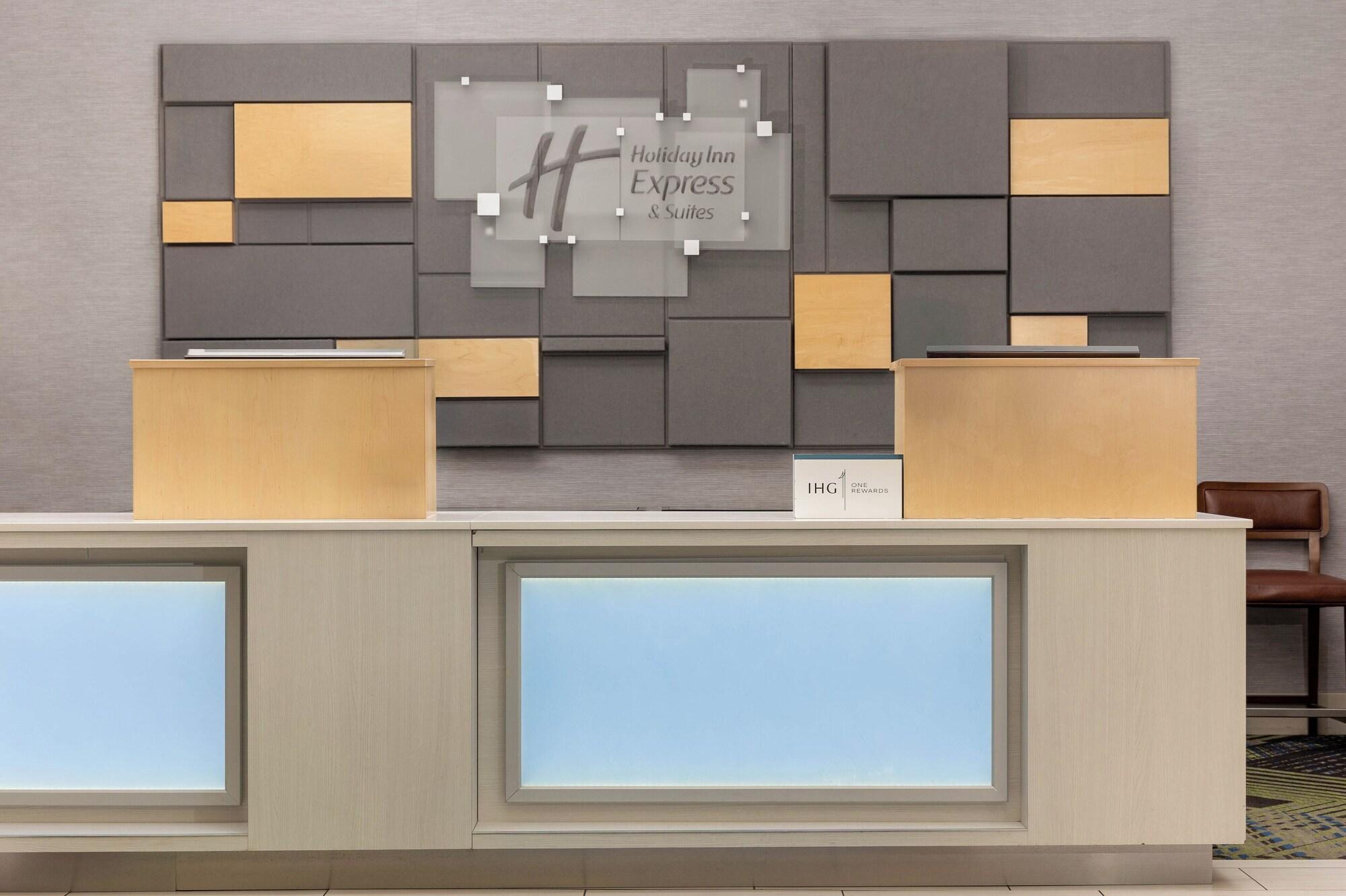 Vista Lobby Holiday Inn Express & Suites Las Vegas SW - Spring Valley by IHG