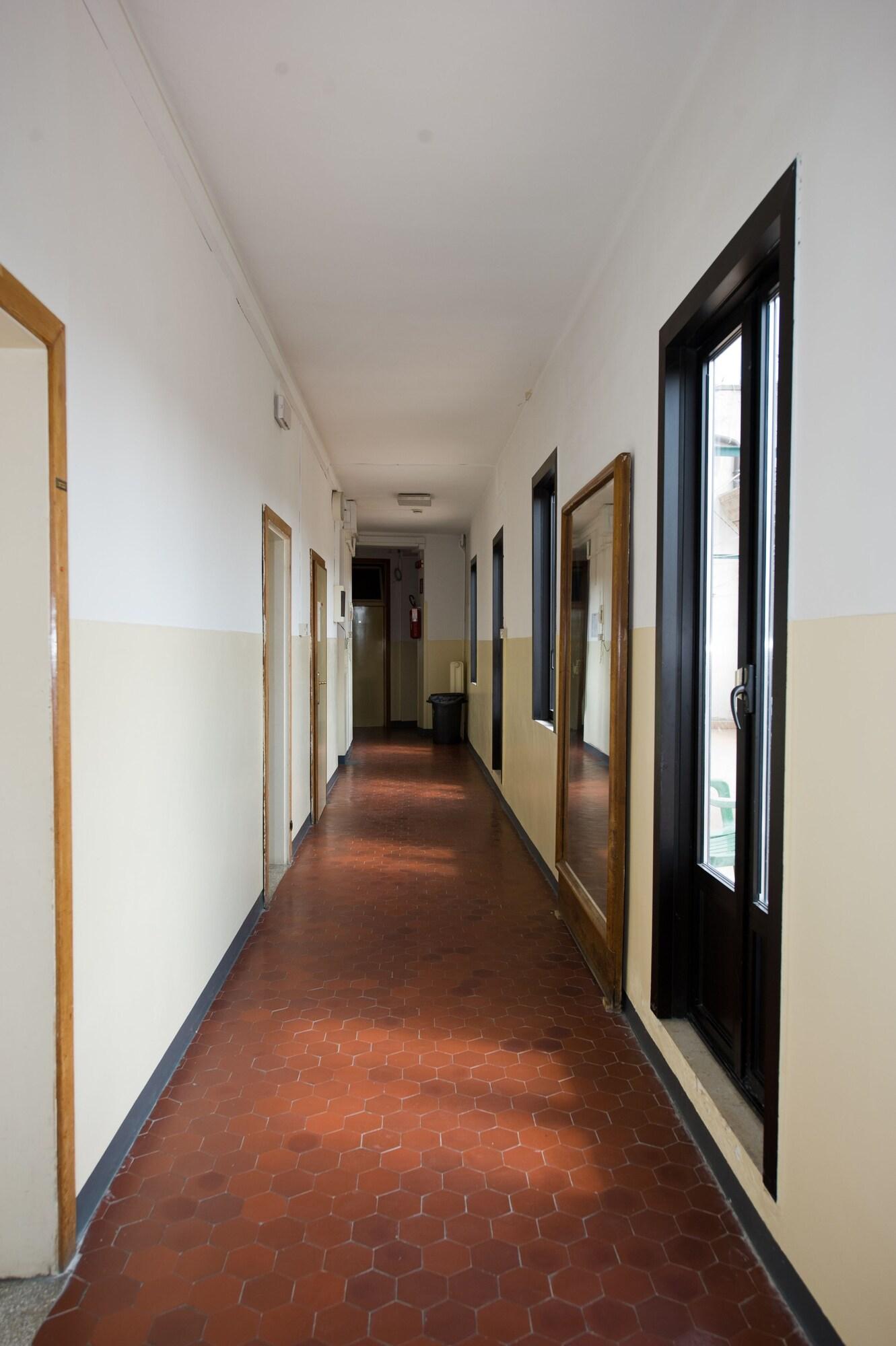 Varios Ostello Domus Civica