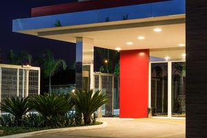 Alojamiento - ibis Porto Alegre Assis Brasil