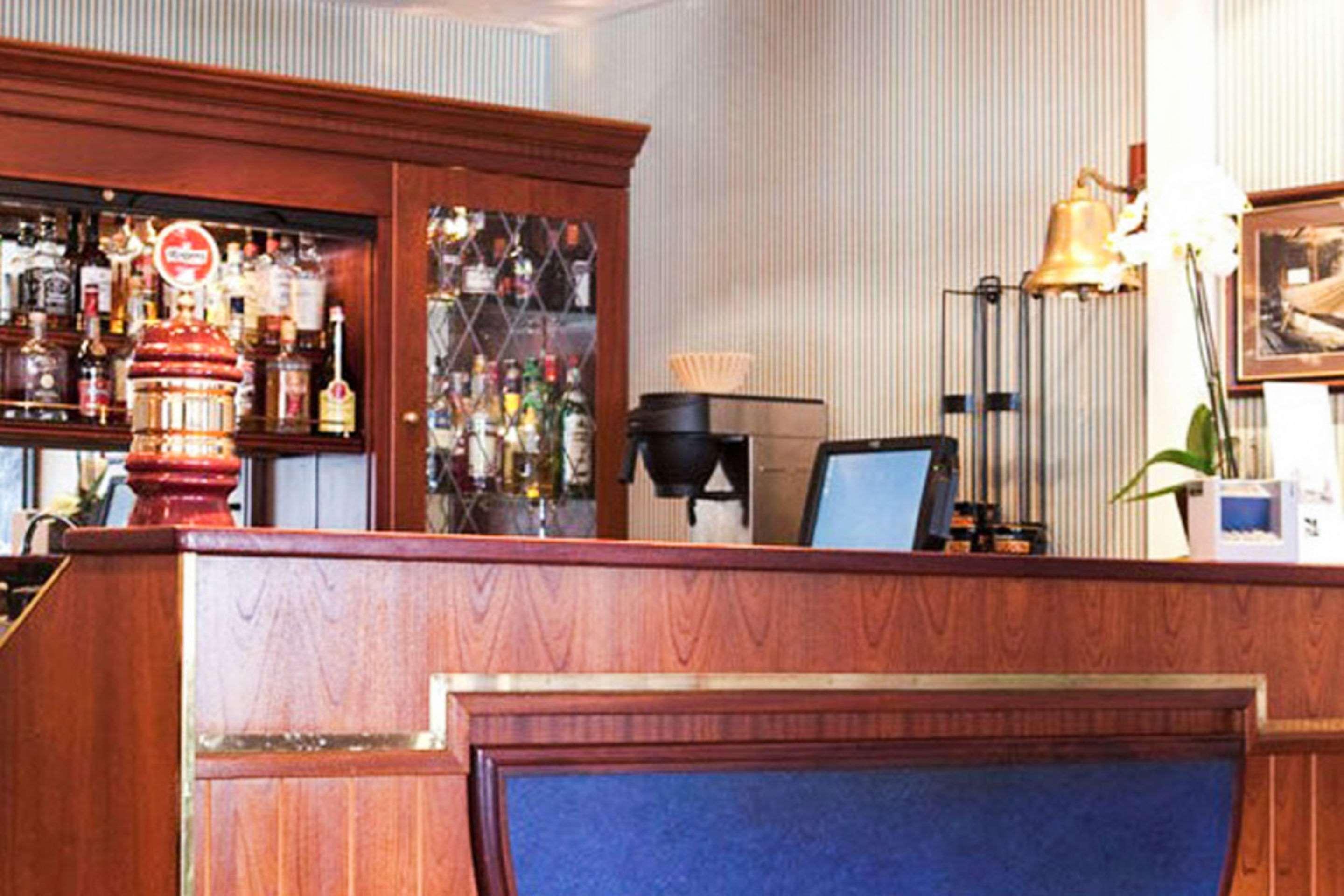 Bar/Salón Quality Hotel Floro