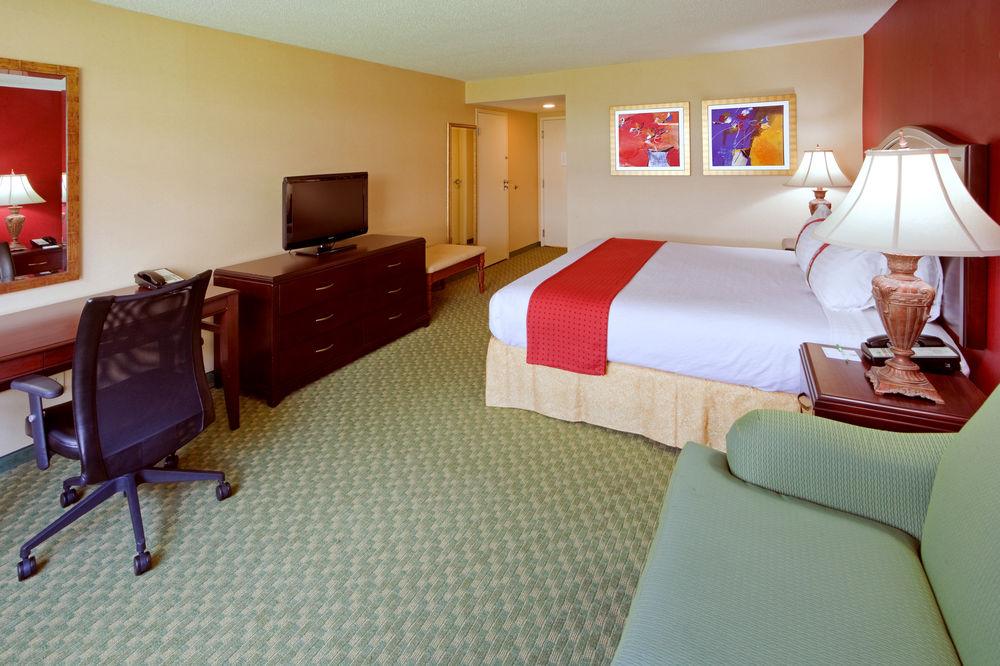 Guest room Holiday Inn Washington-College Park