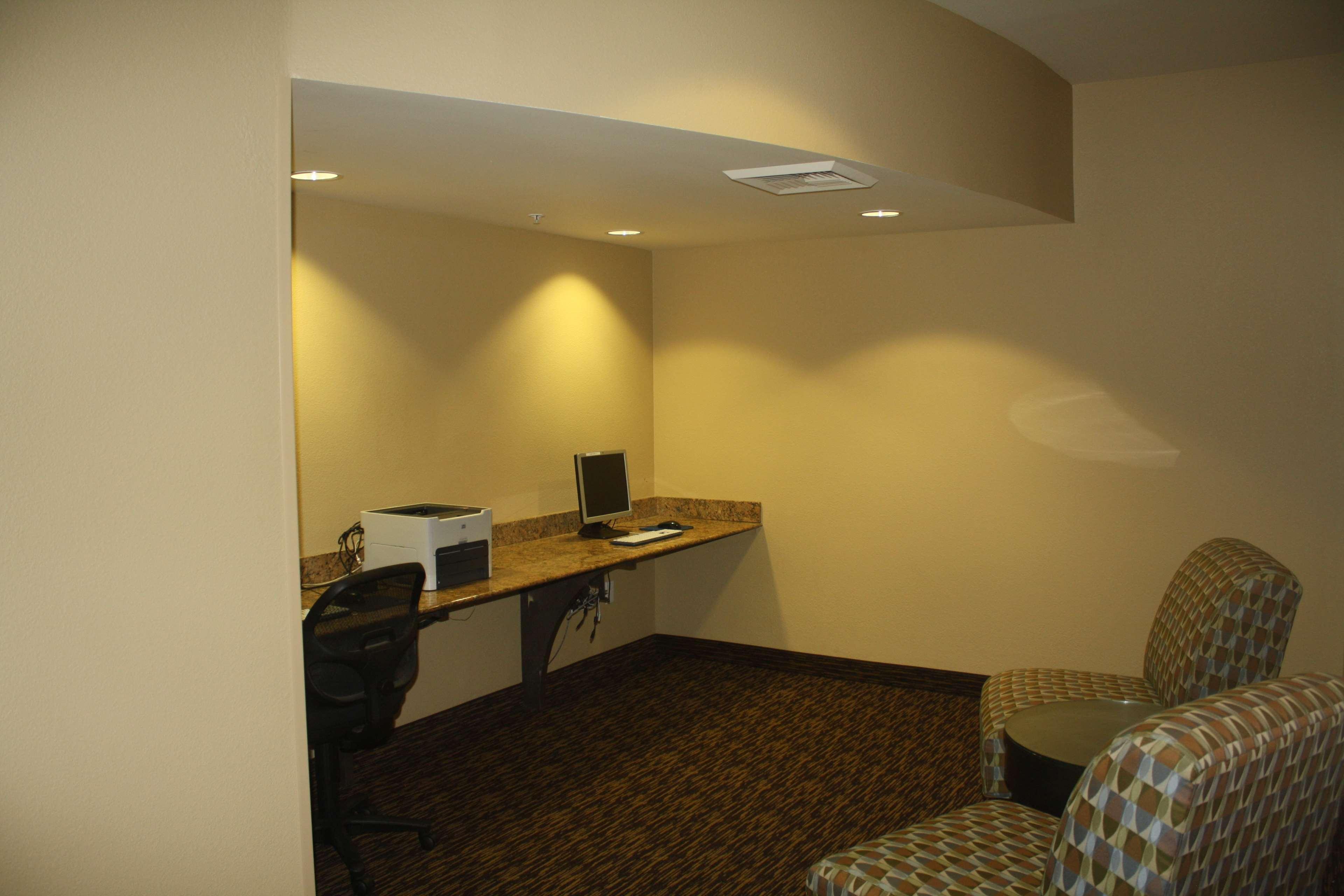 Vista Exterior Extended Stay America Suites San Rafael Francisco Blvd East