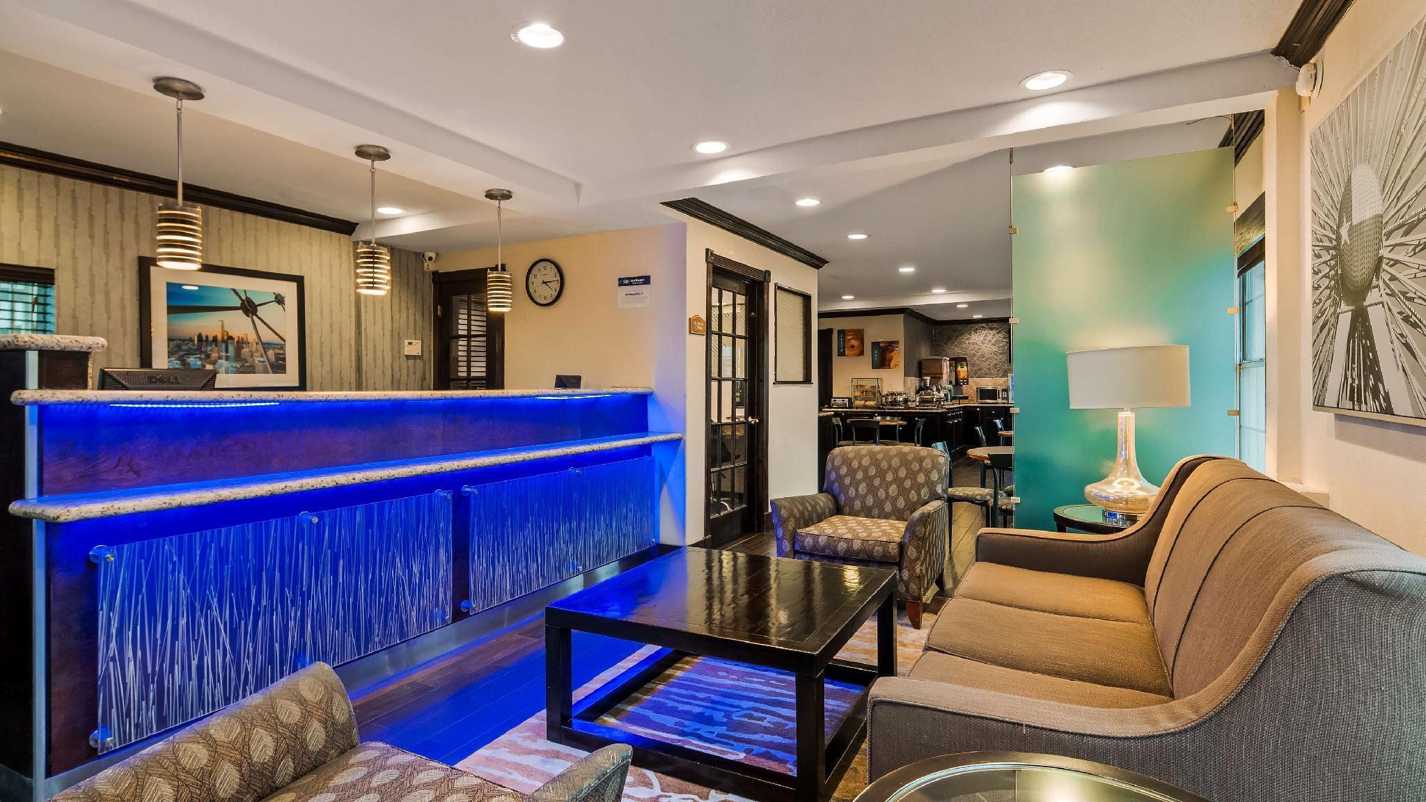 Vista Lobby Quality Inn & Suites Dallas - Cityplace