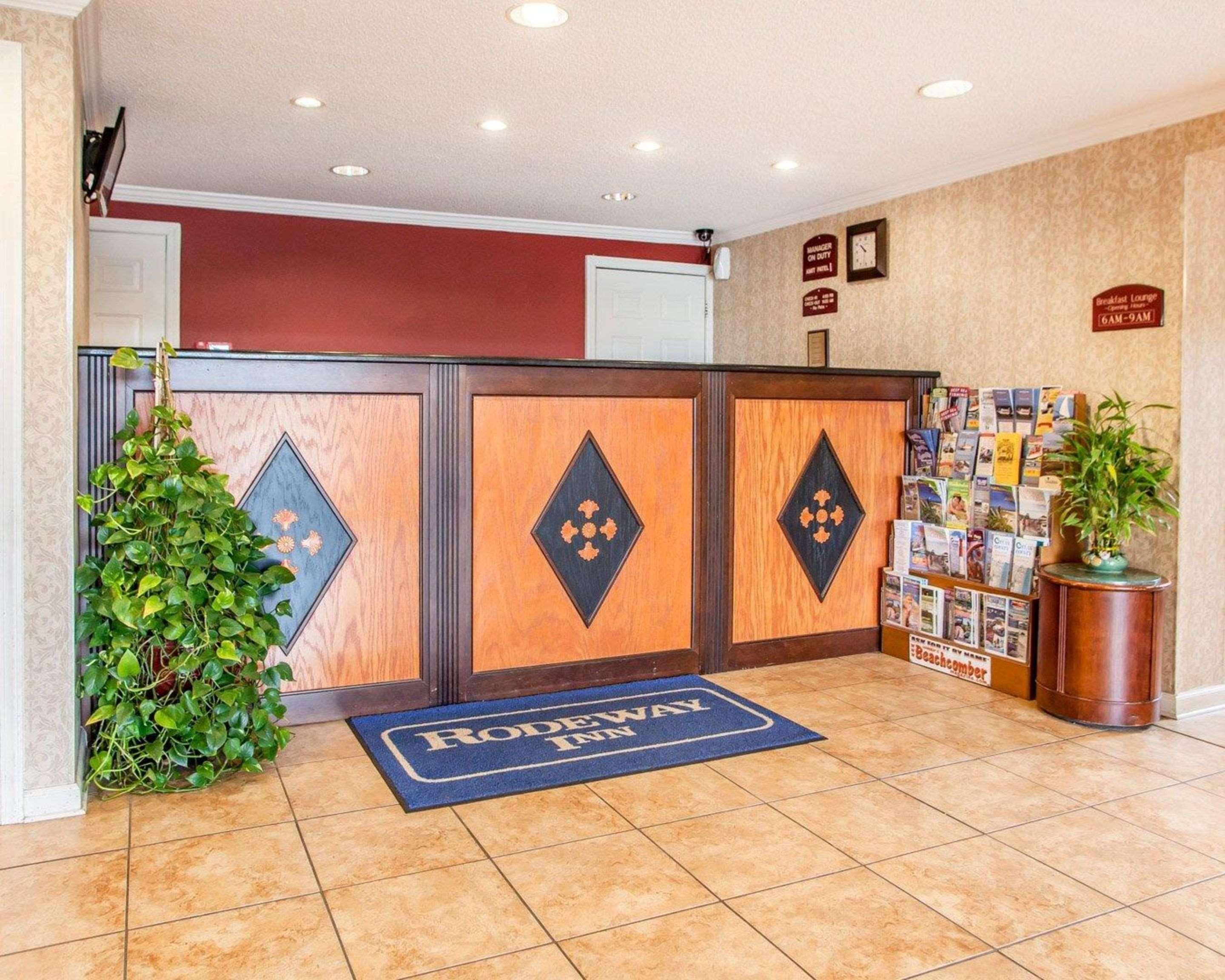Vista Lobby Rodeway Inn