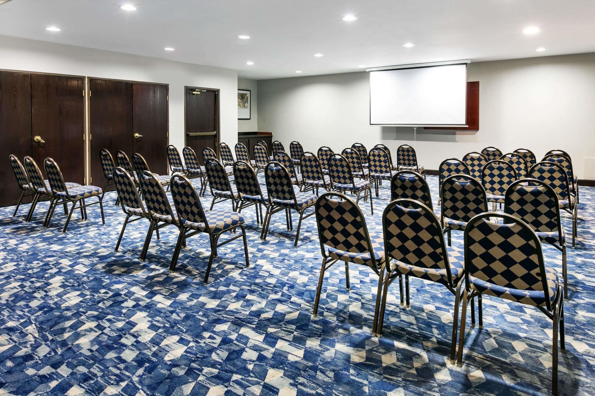 Sala de Reuniones Hawthorn Suites by Wyndham DFW Airport North