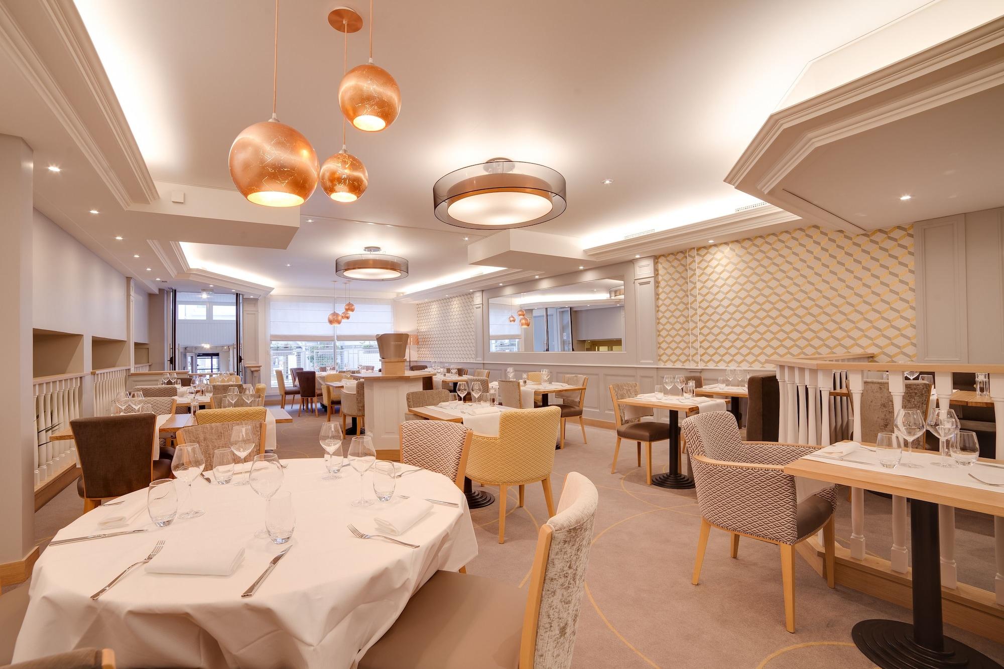 Restaurant Brit Hotel Les Voyageurs