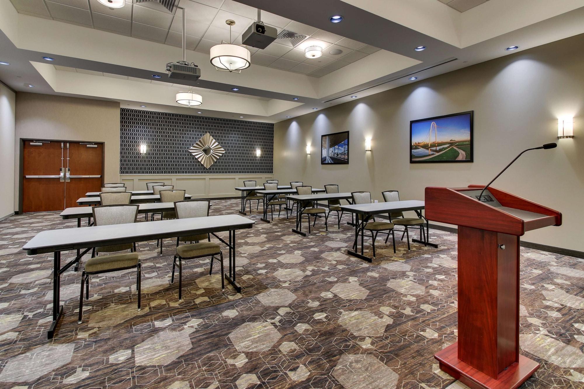 Sala de Reuniones Drury Plaza Hotel Dallas Richardson