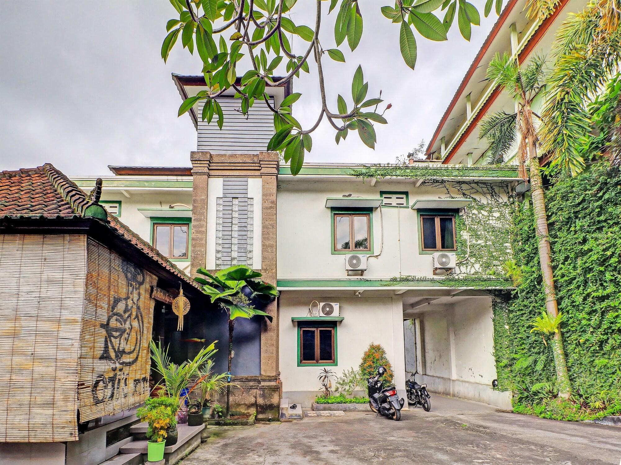 Varios OYO 91924 Ijo Hotel