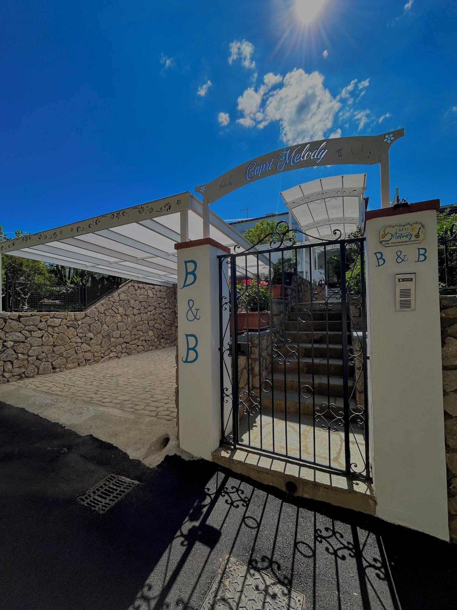 Vista Exterior Capri Melody