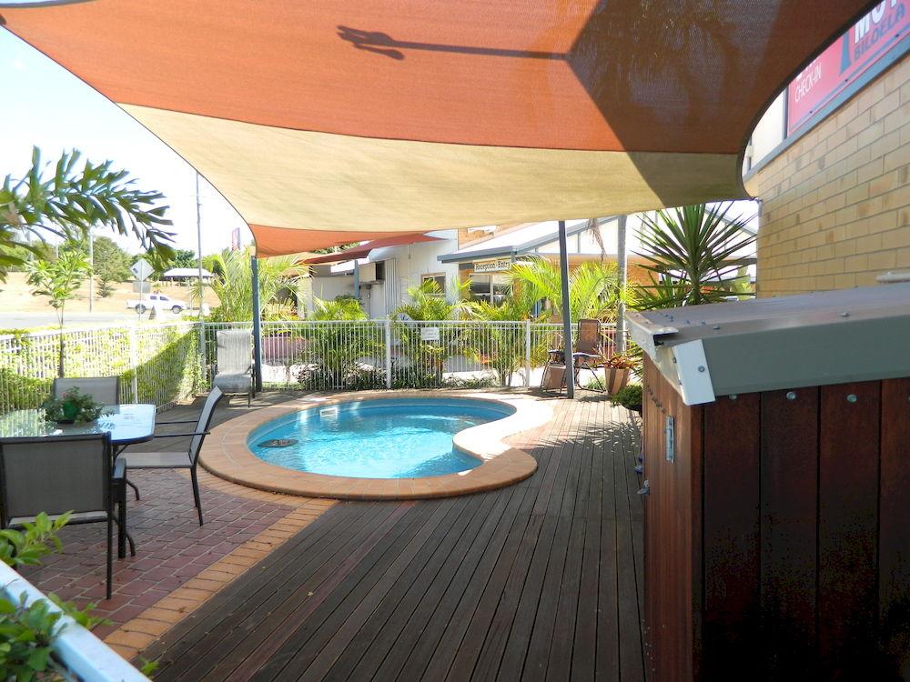 Vista Piscina Raintree Motel Biloela