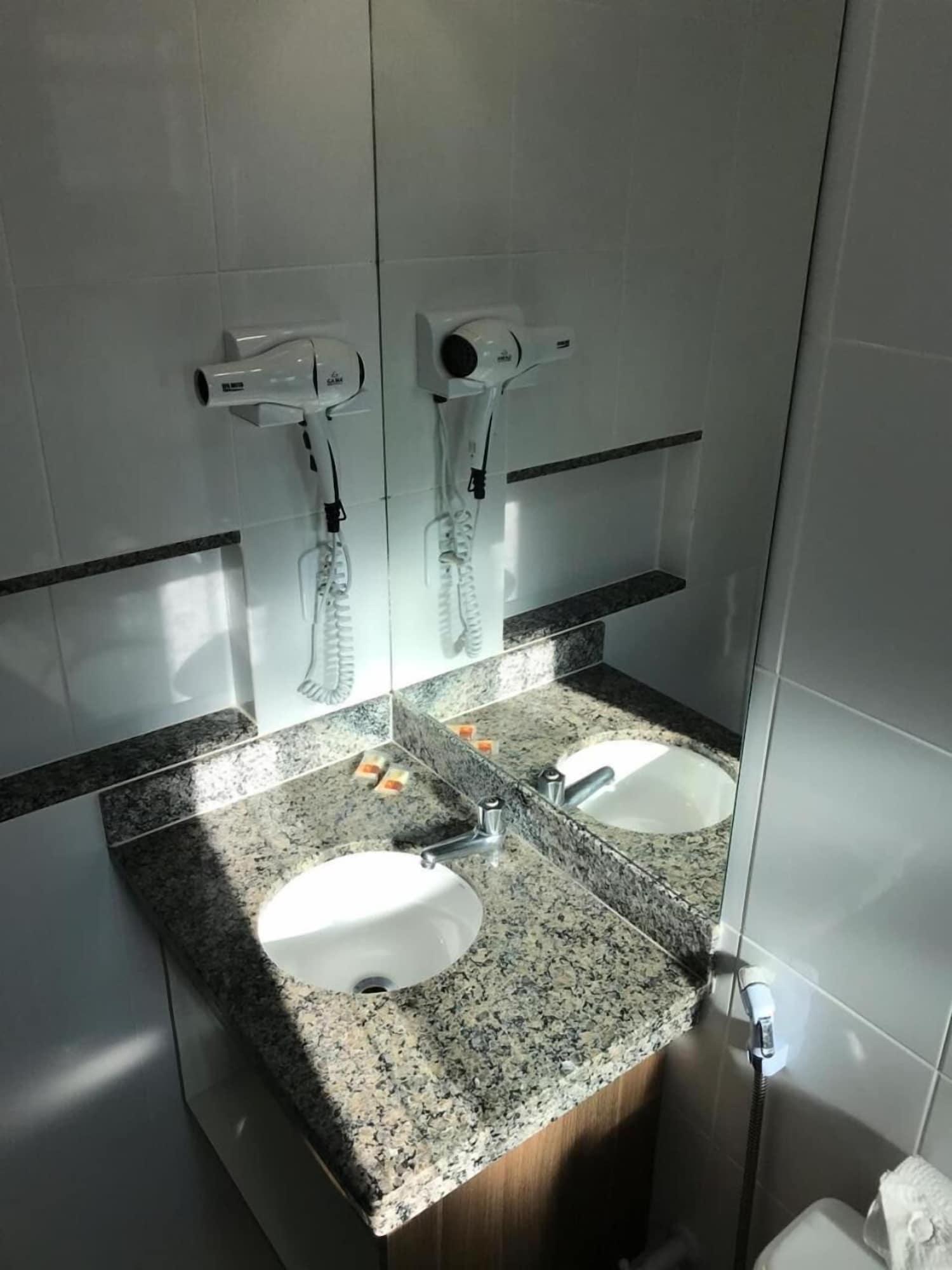 Comodidades do quarto Lacqua V Via Lacqua Reservas