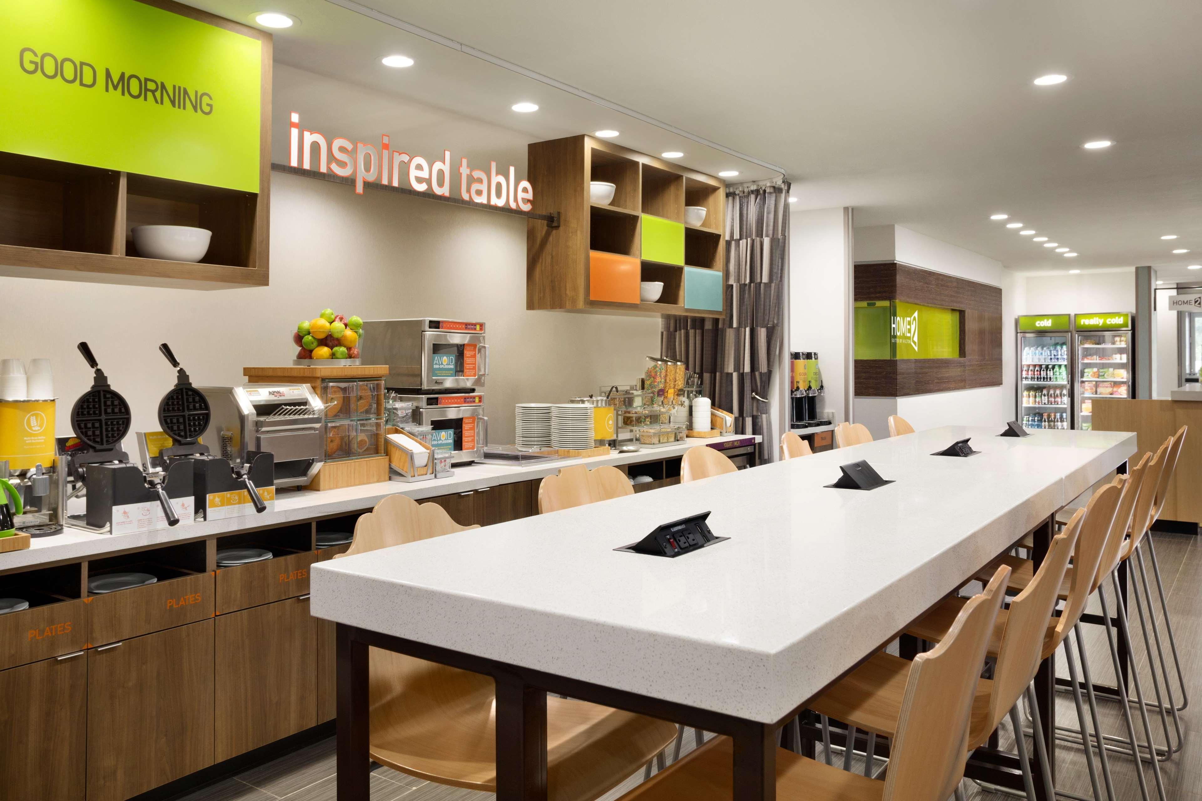 Restaurant Home2 Suites by Hilton Houston Webster