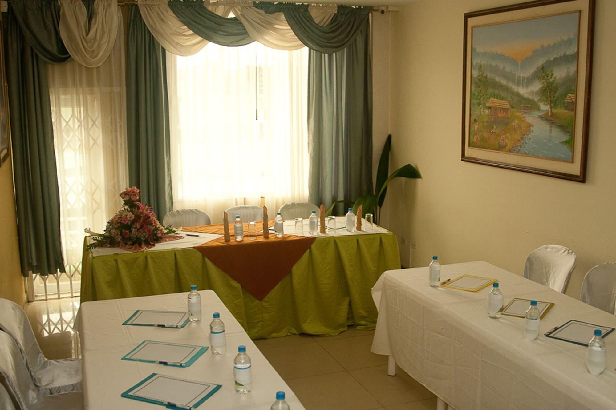 Sala de Reuniones Victoria Suites Hostal
