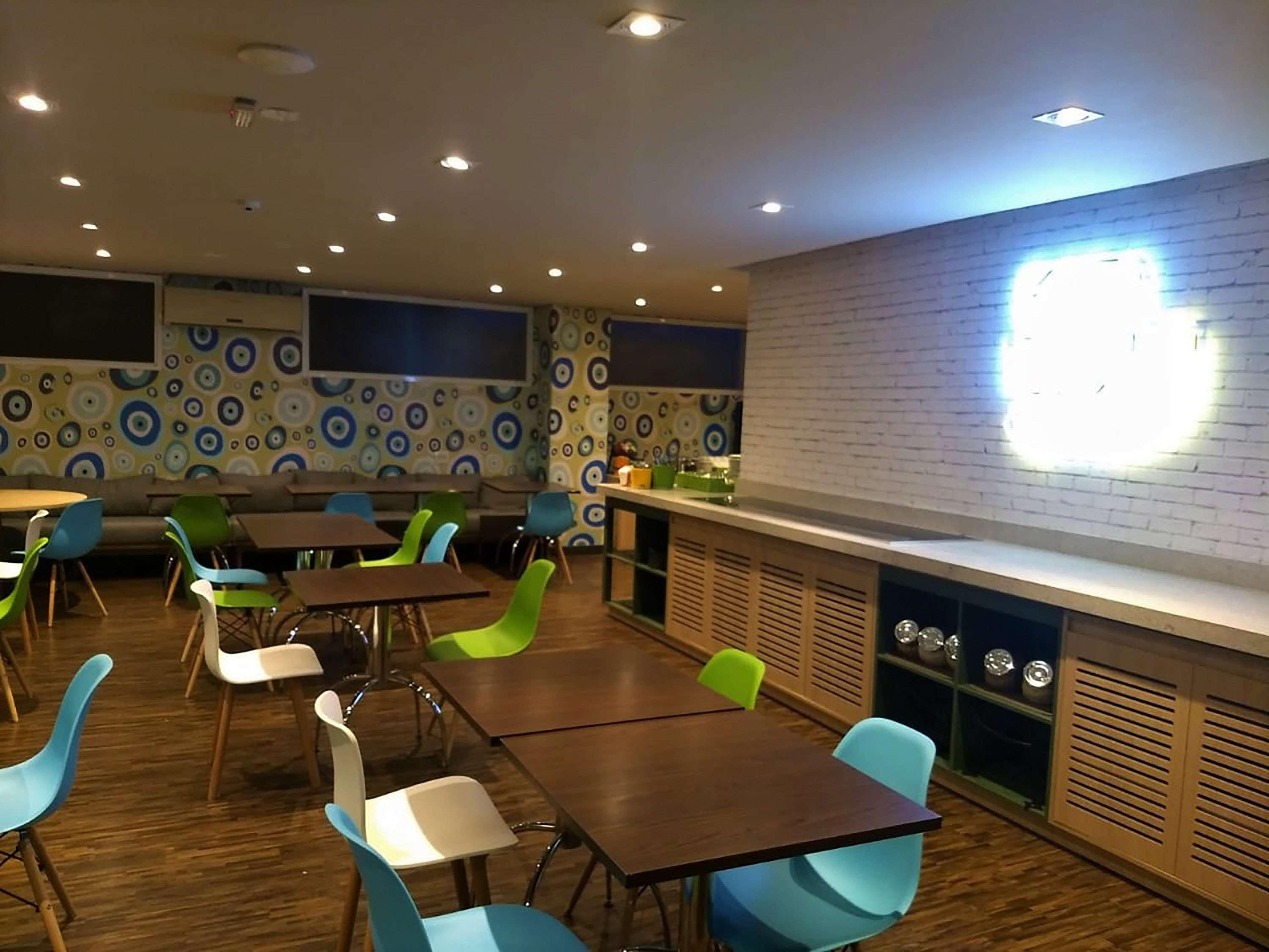 Bar/Salón Golden Tower Express Araraquara by Fênix Hotéis