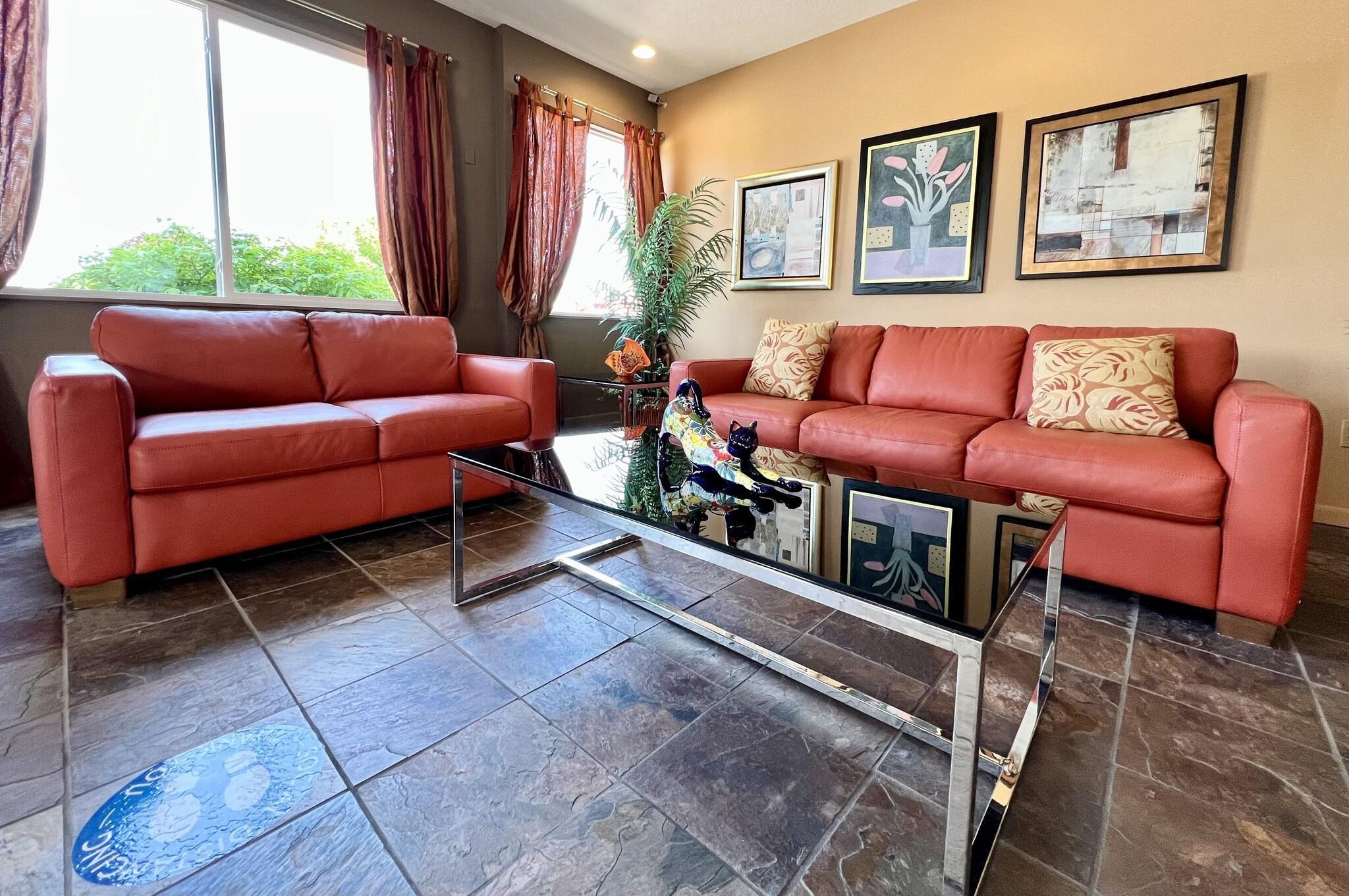 Vista Lobby Court Plaza Inn & Suites