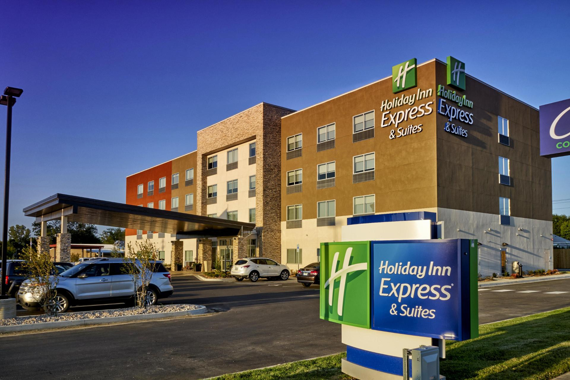 Vista Exterior Holiday Inn Express and Suites Tulsa NE - Claremor