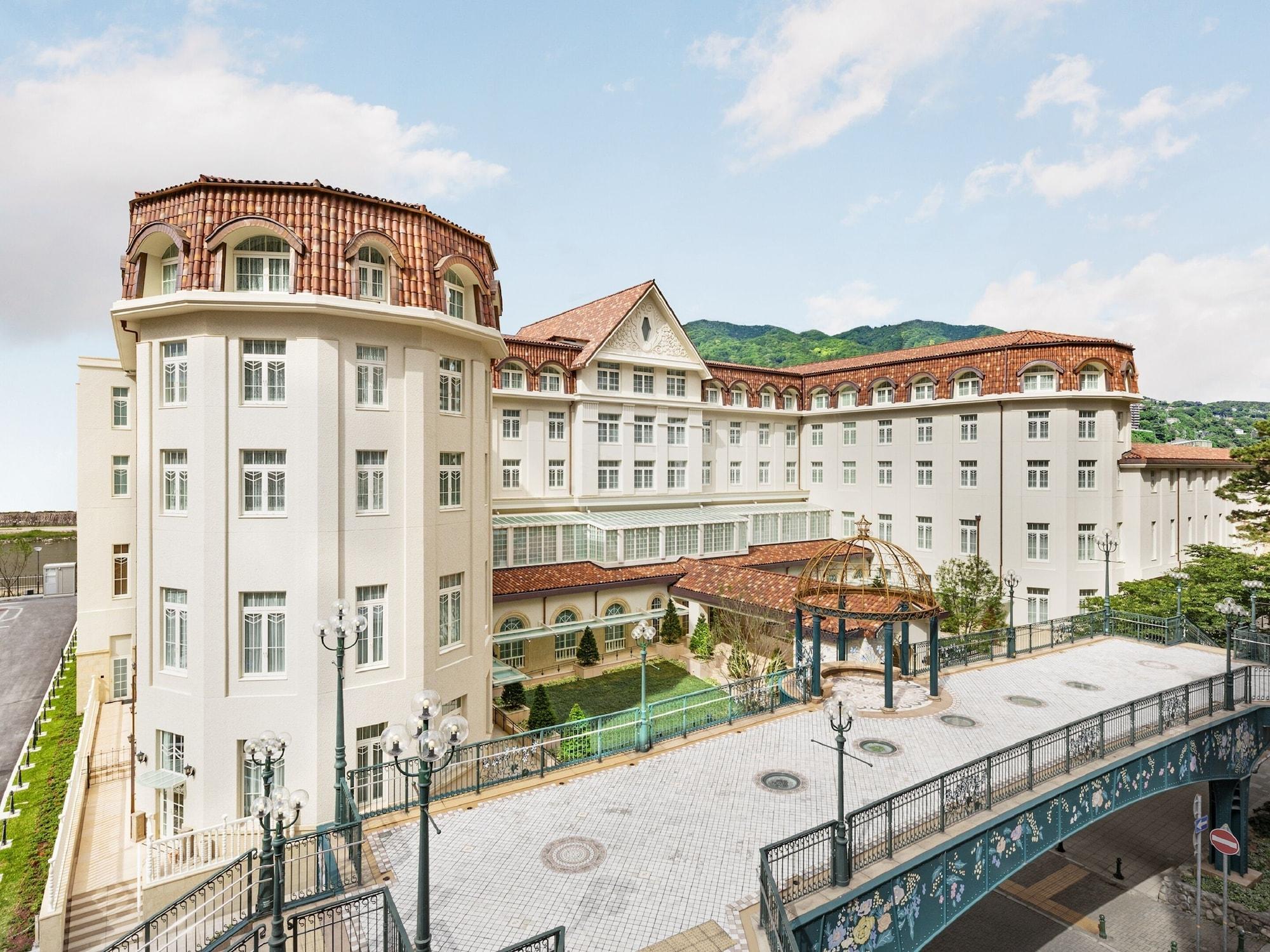 Varios Takarazuka Hotel