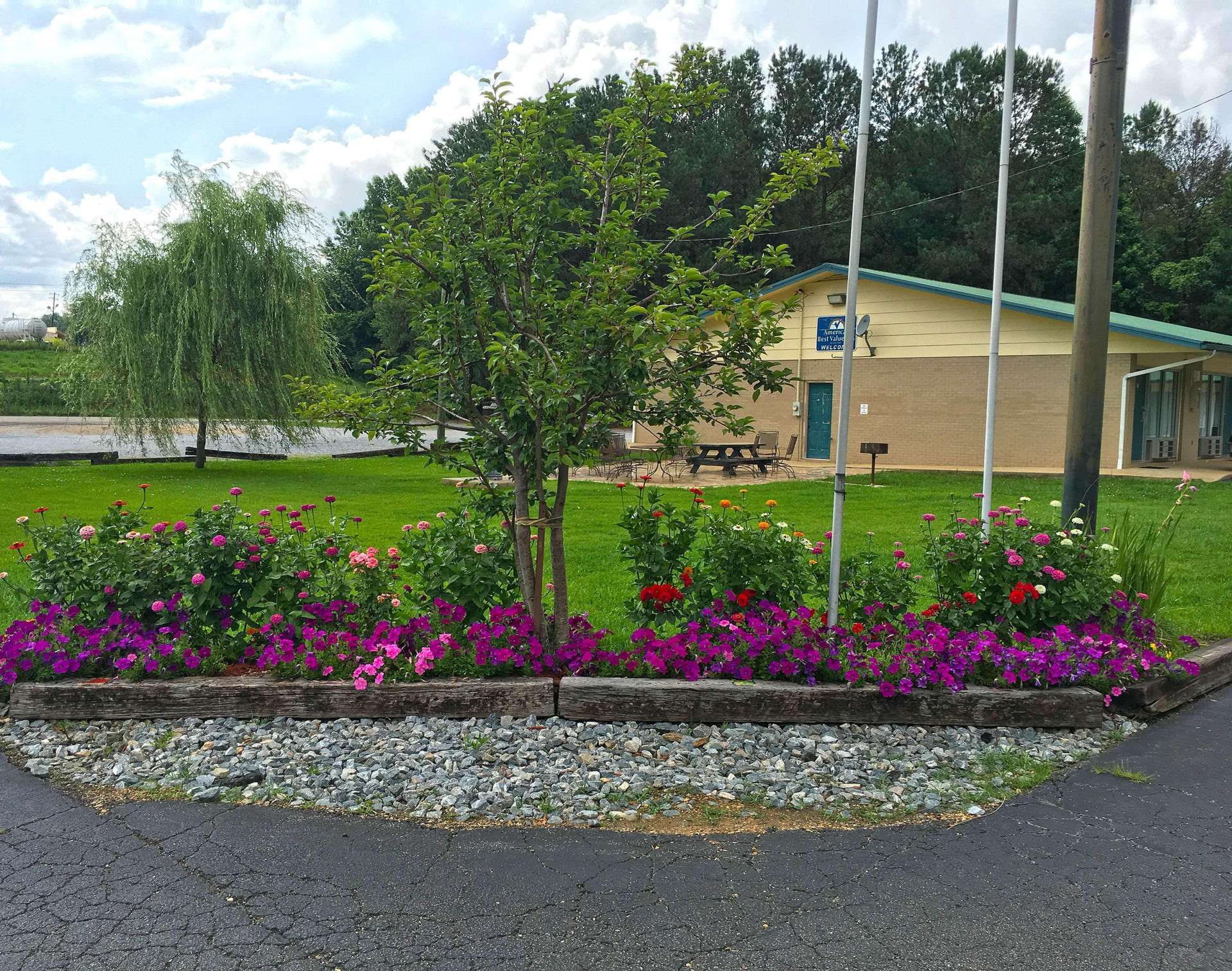 Vista Exterior Americas Best Value Inn Heflin