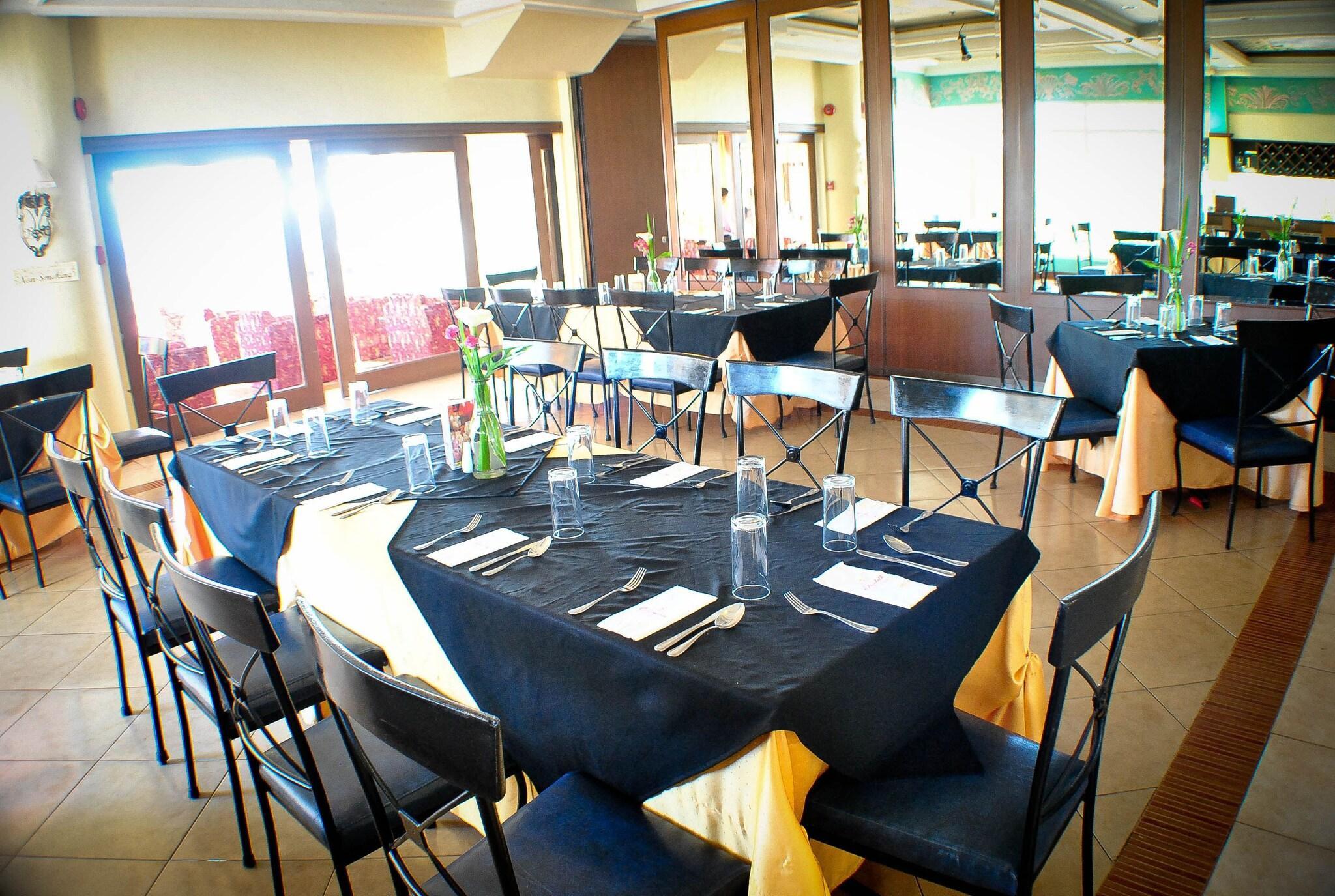 Bar/Salón Hotel Elizabeth Baguio