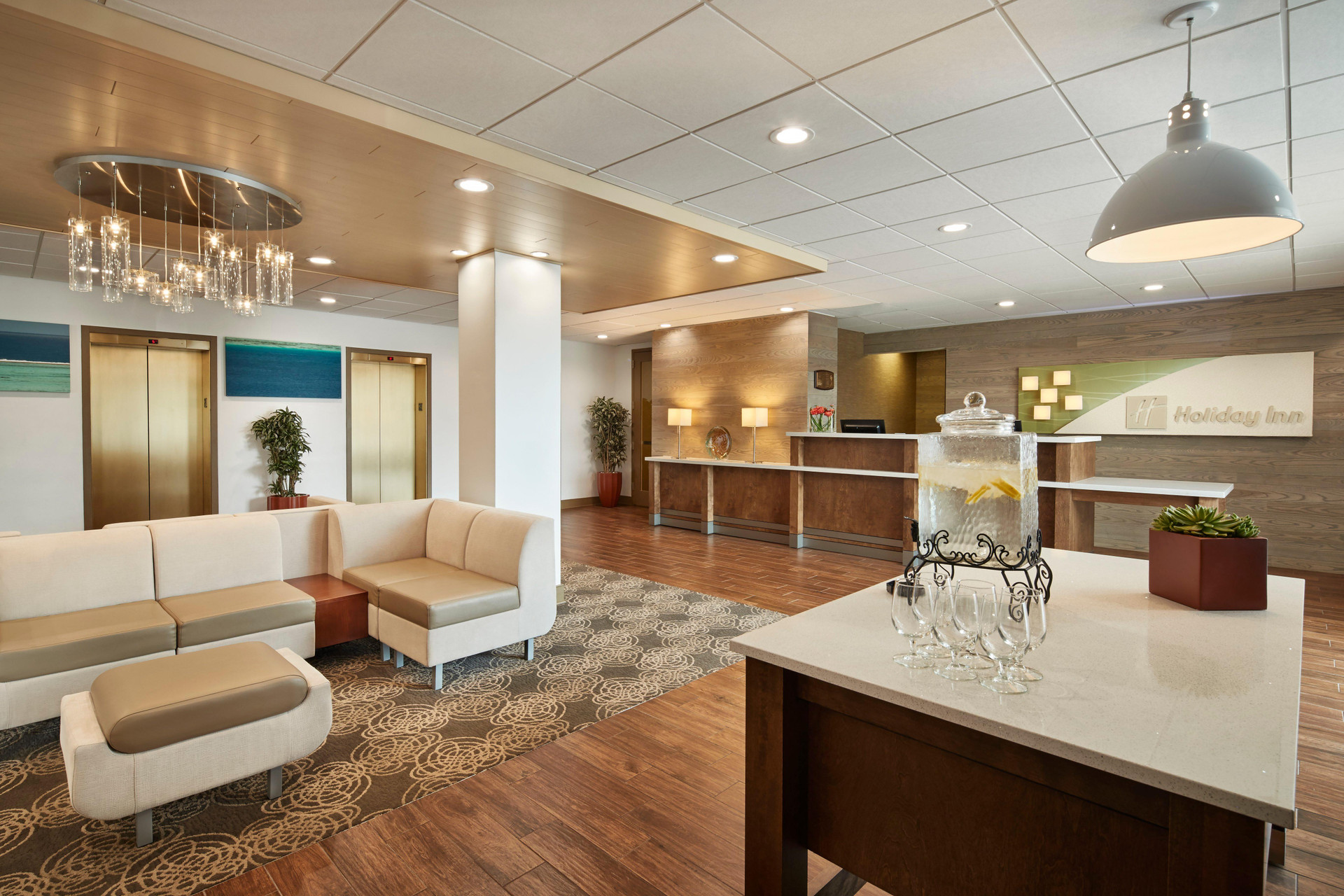 Vista Lobby Holiday Inn Alexandria at Carlyle by IHG