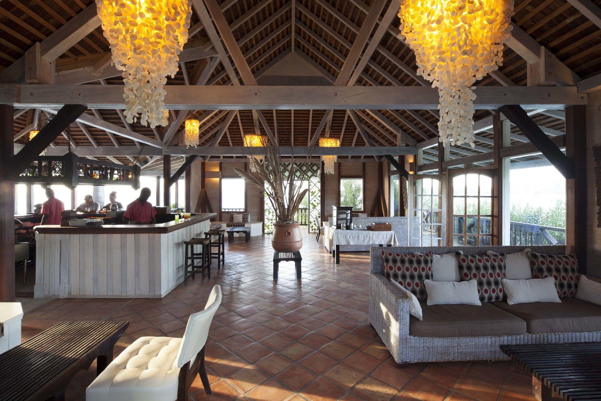 Vista Lobby Cocobay Resort - All Inclusive - Adults Only