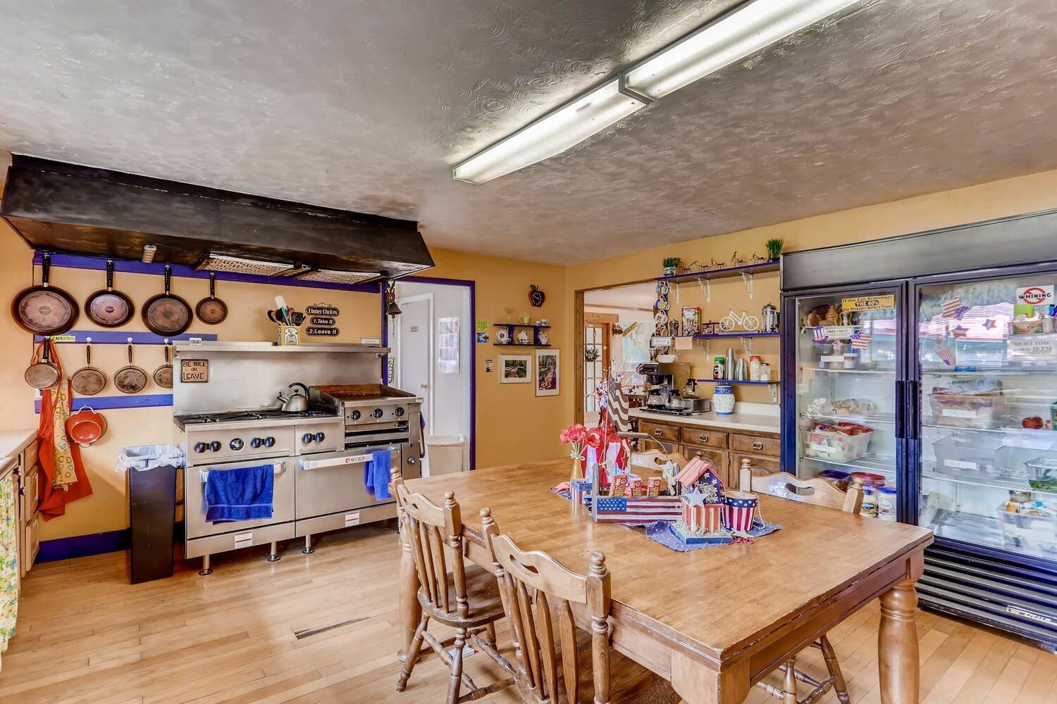 Restaurant Inn the Clouds Hostel & Inn