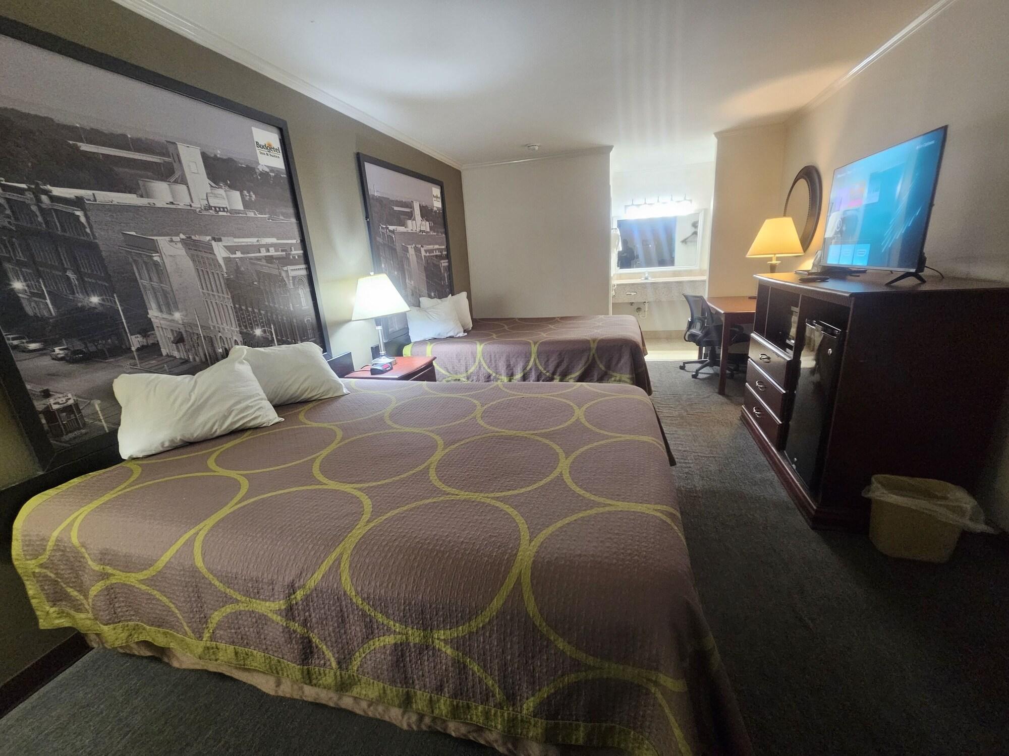 Varios Budgetel Inn & Suites