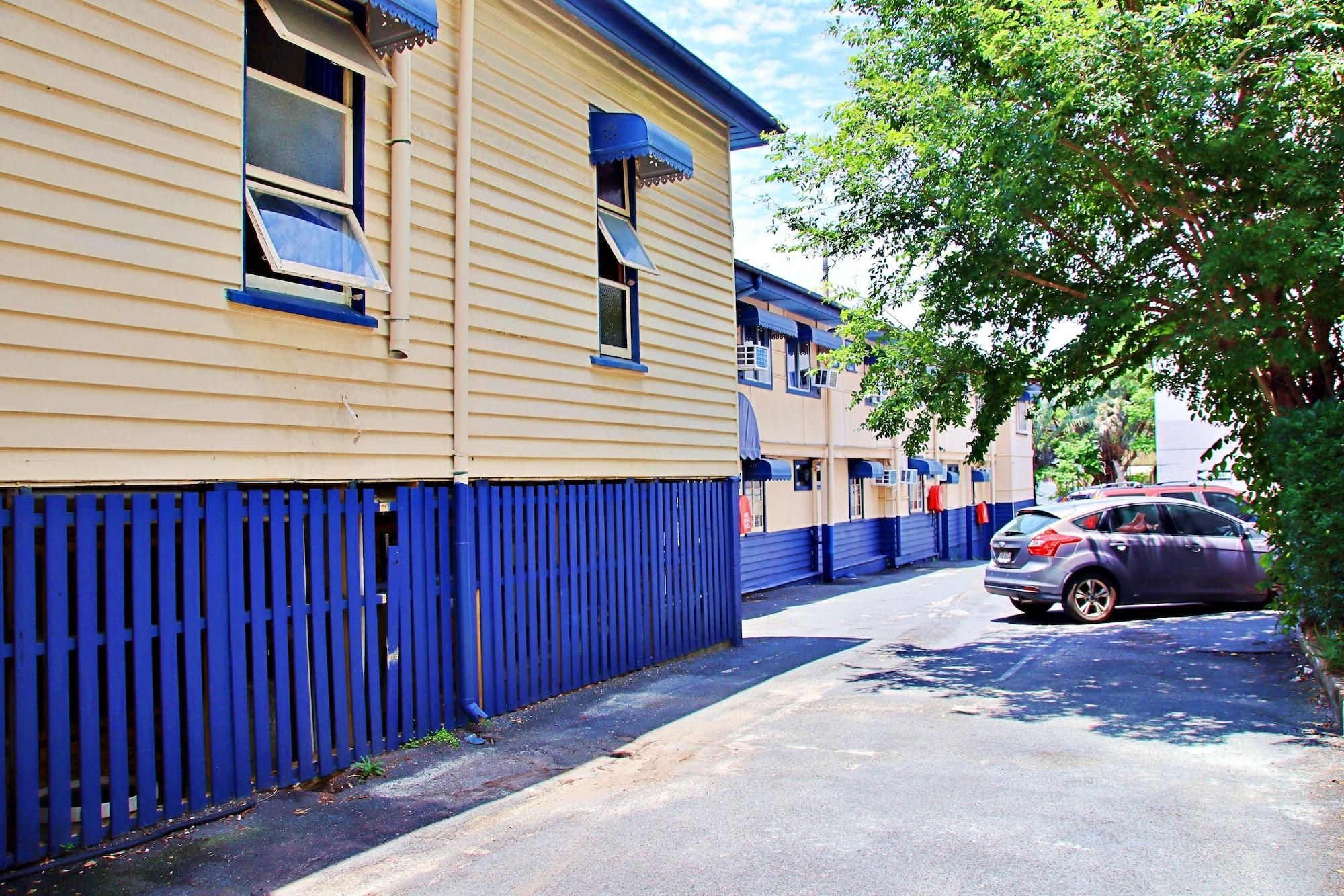 Vista Exterior Brisbane Manor Hotel