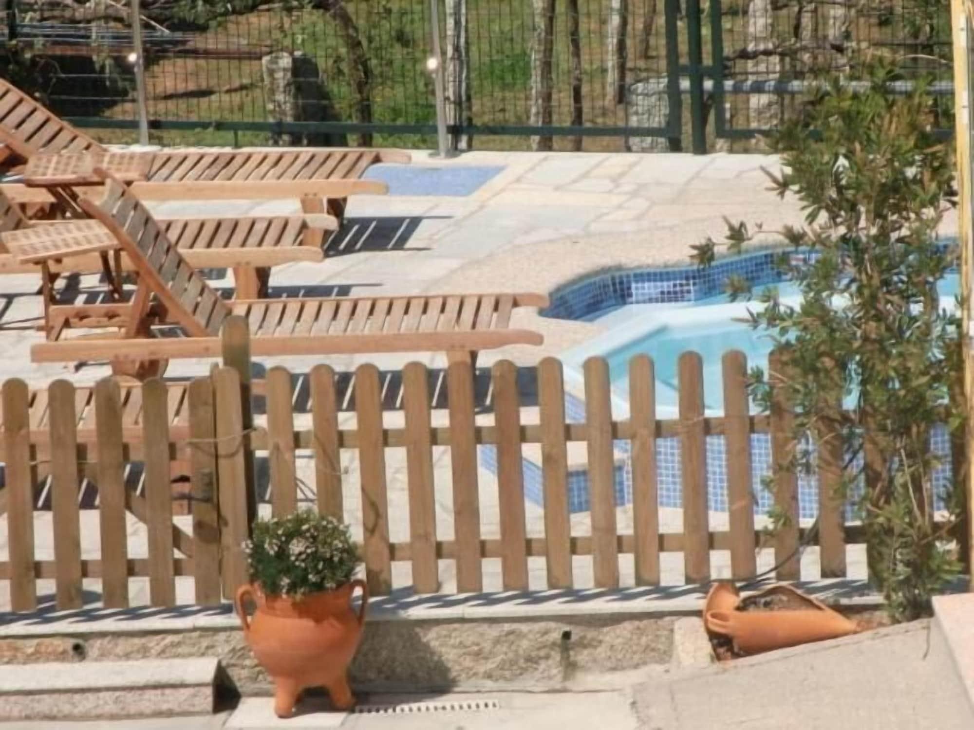 Instalaciones Recreativas O Lar Da Avoa