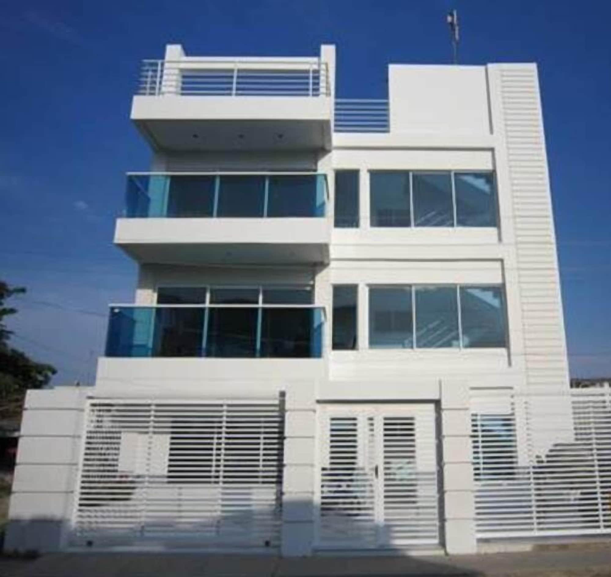 Varios Hotel Valmar