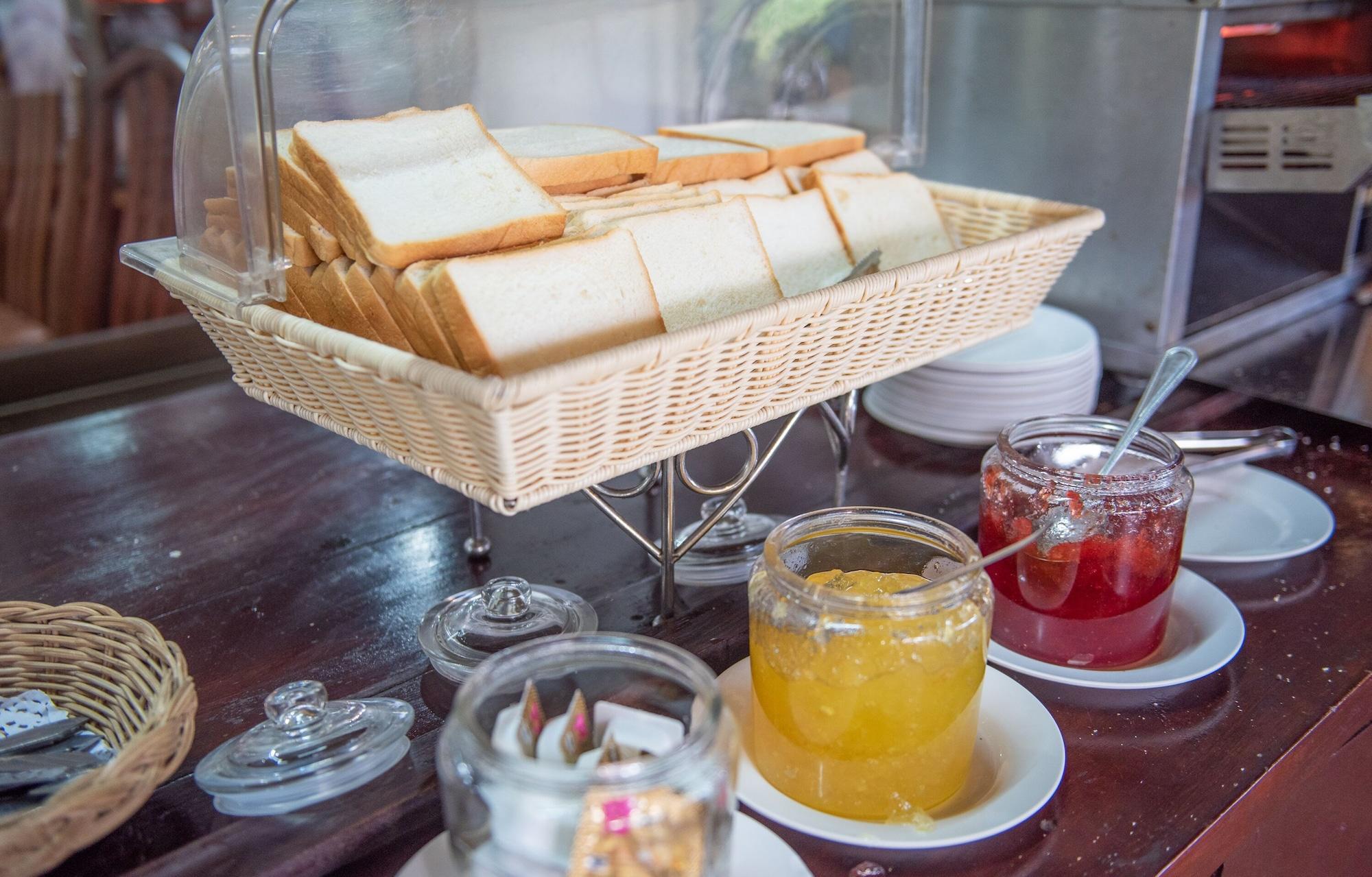 Restaurant The Legacy River Kwai Resort