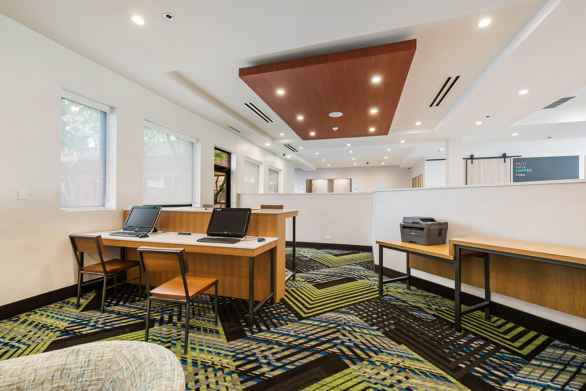 Vista Lobby Holiday Inn Express Naperville