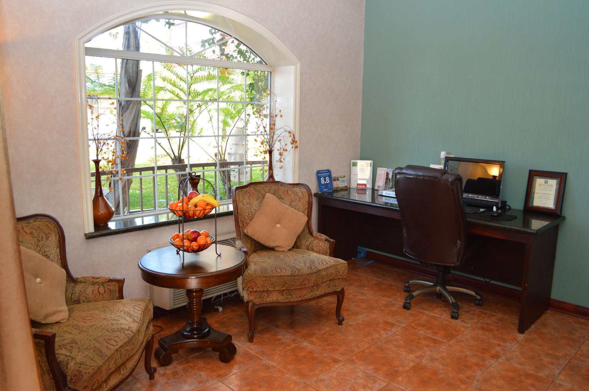 Vista Lobby Dynasty Suites Redlands