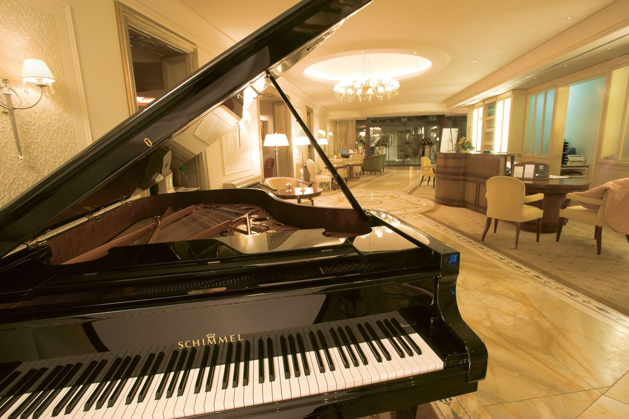 Vista Lobby Wald & Schlosshotel Friedrichsruhe