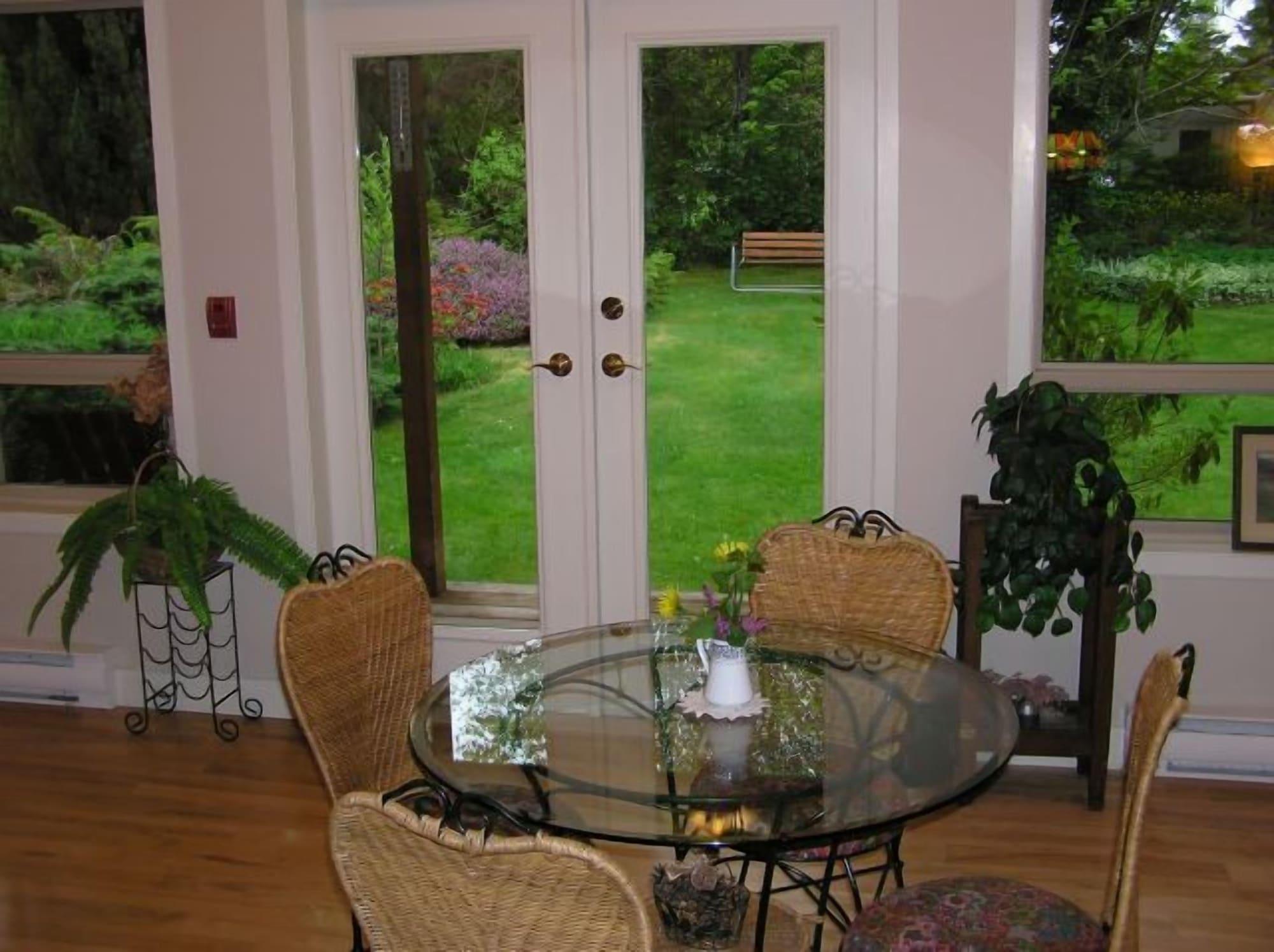 Restaurant Cedar Wood Lodge B&B