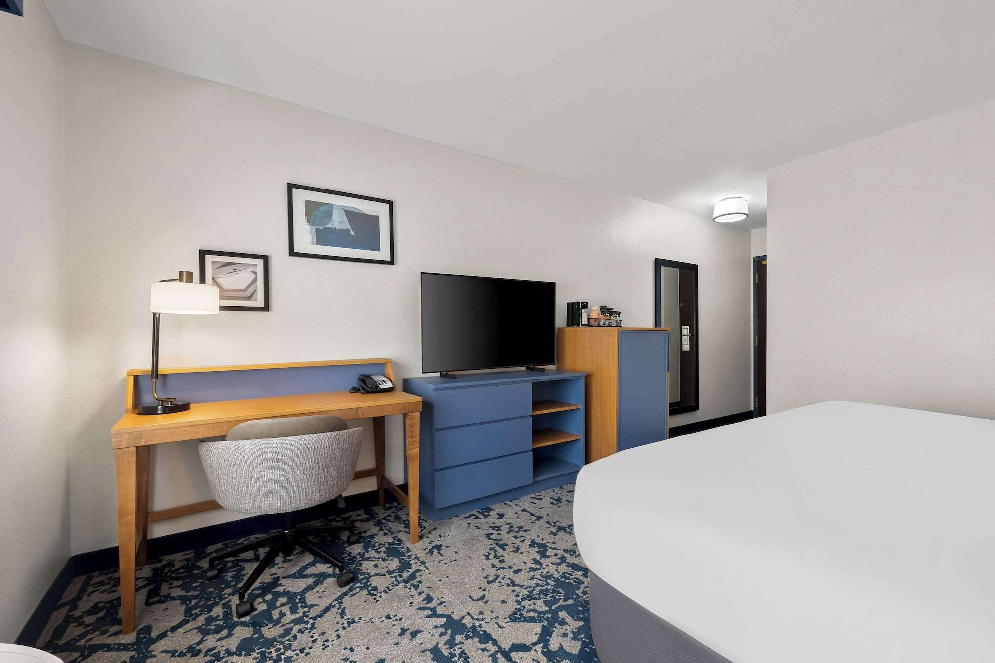 Habitación Country Inn & Suites by Radisson, LSU/Medical Corridor