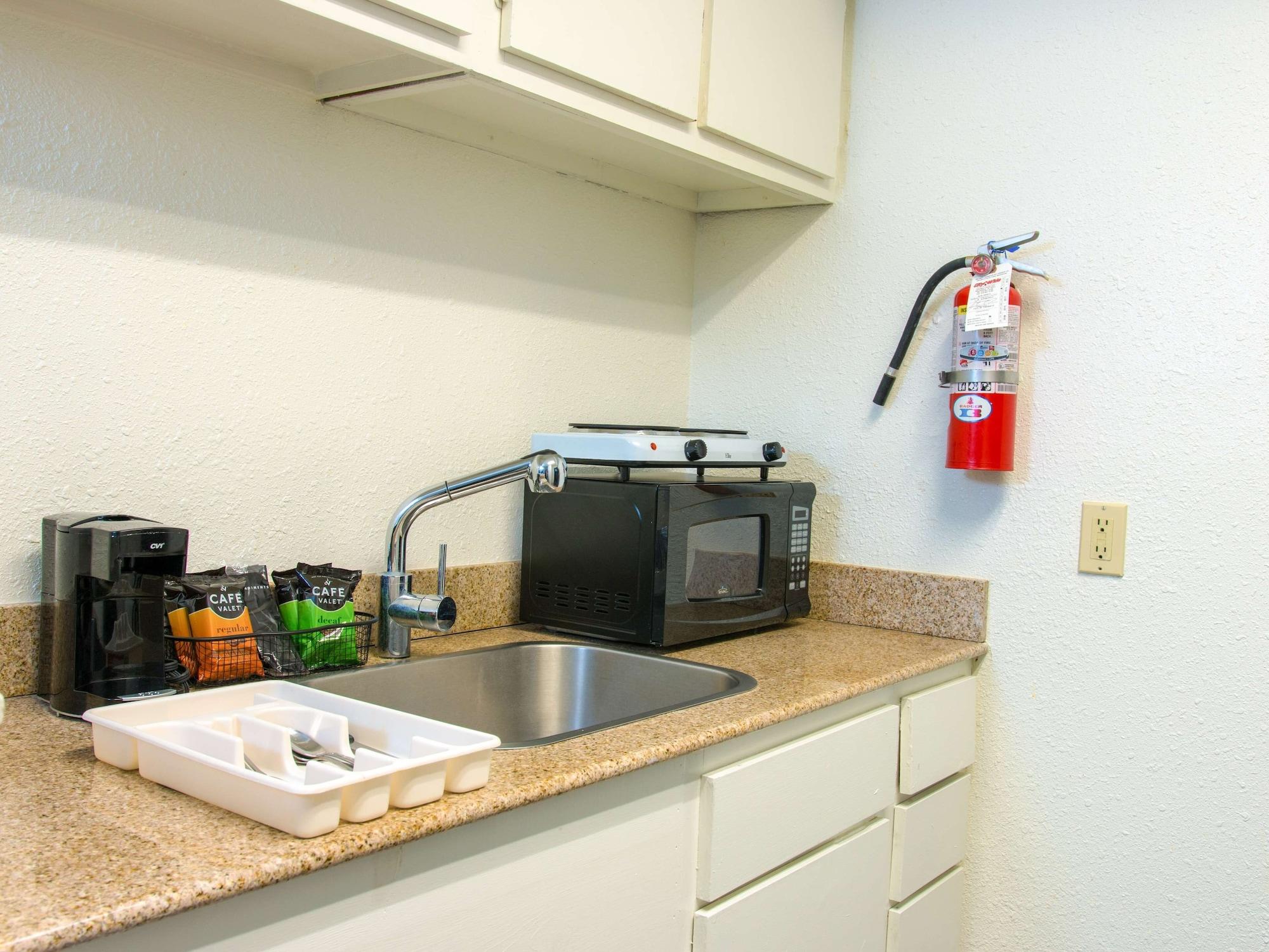 Set de Habitación Studio 6 San Antonio, TX - Lackland AFB
