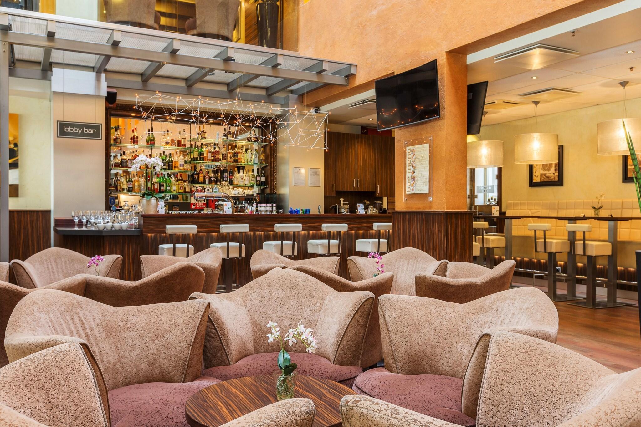 Bar/Salón Avalon Hotel & Conferences